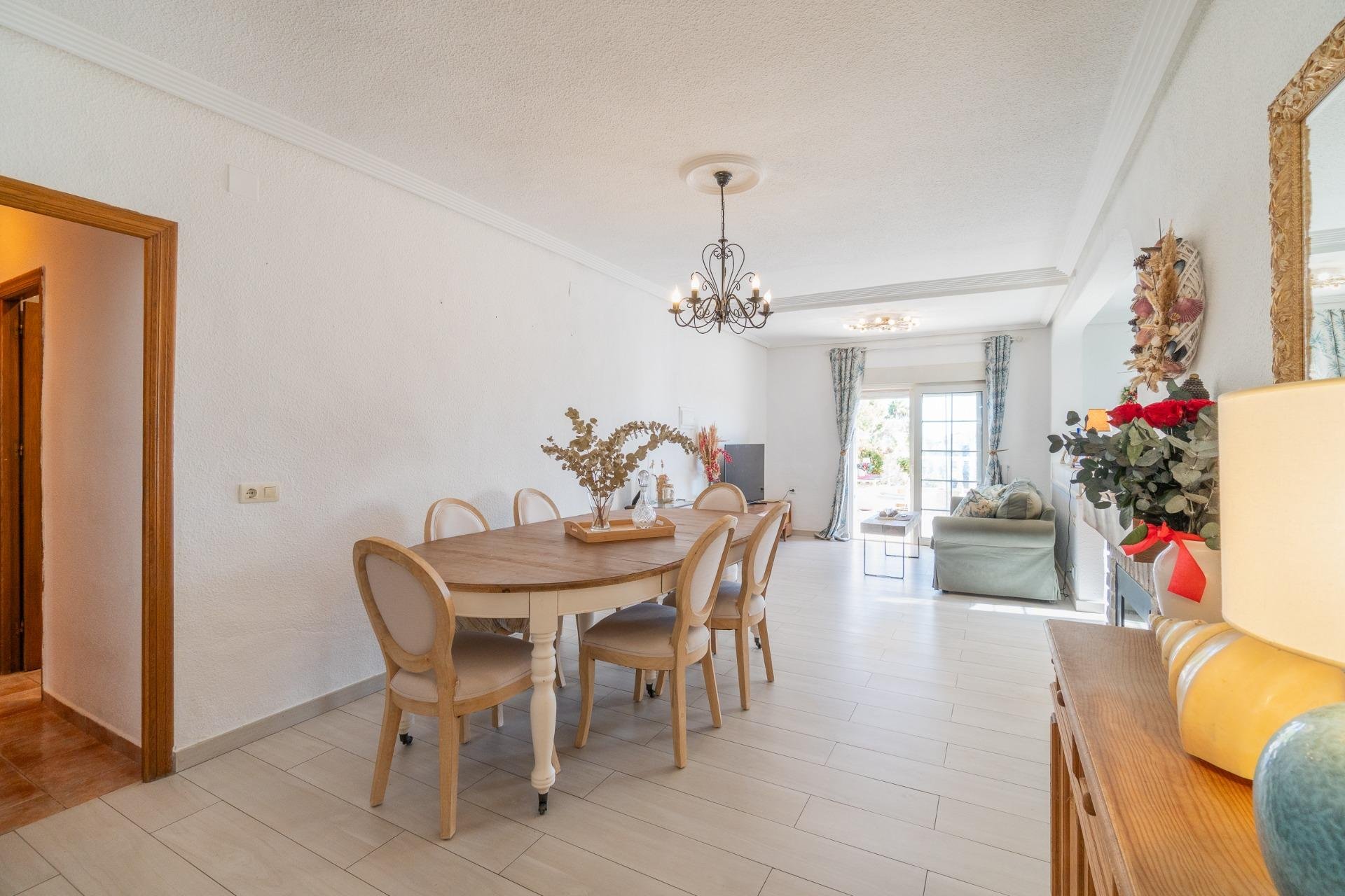 Resale - Villa -
Orihuela Costa - Los Balcones