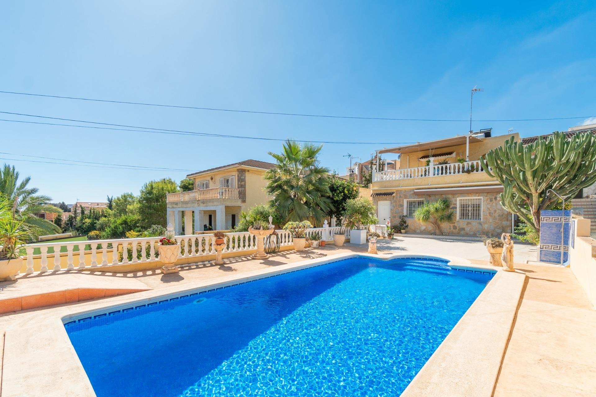 Resale - Villa -
Orihuela Costa - Los Balcones