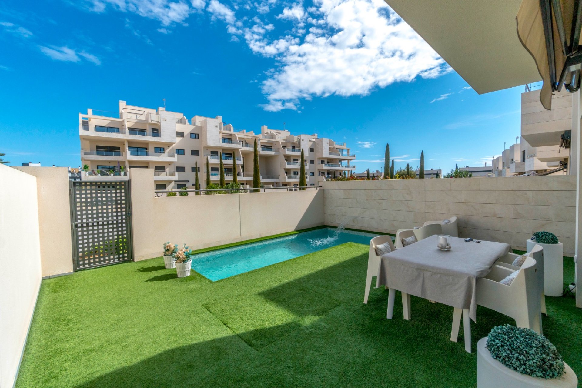 Resale - Villa -
Orihuela Costa - Los Dolses