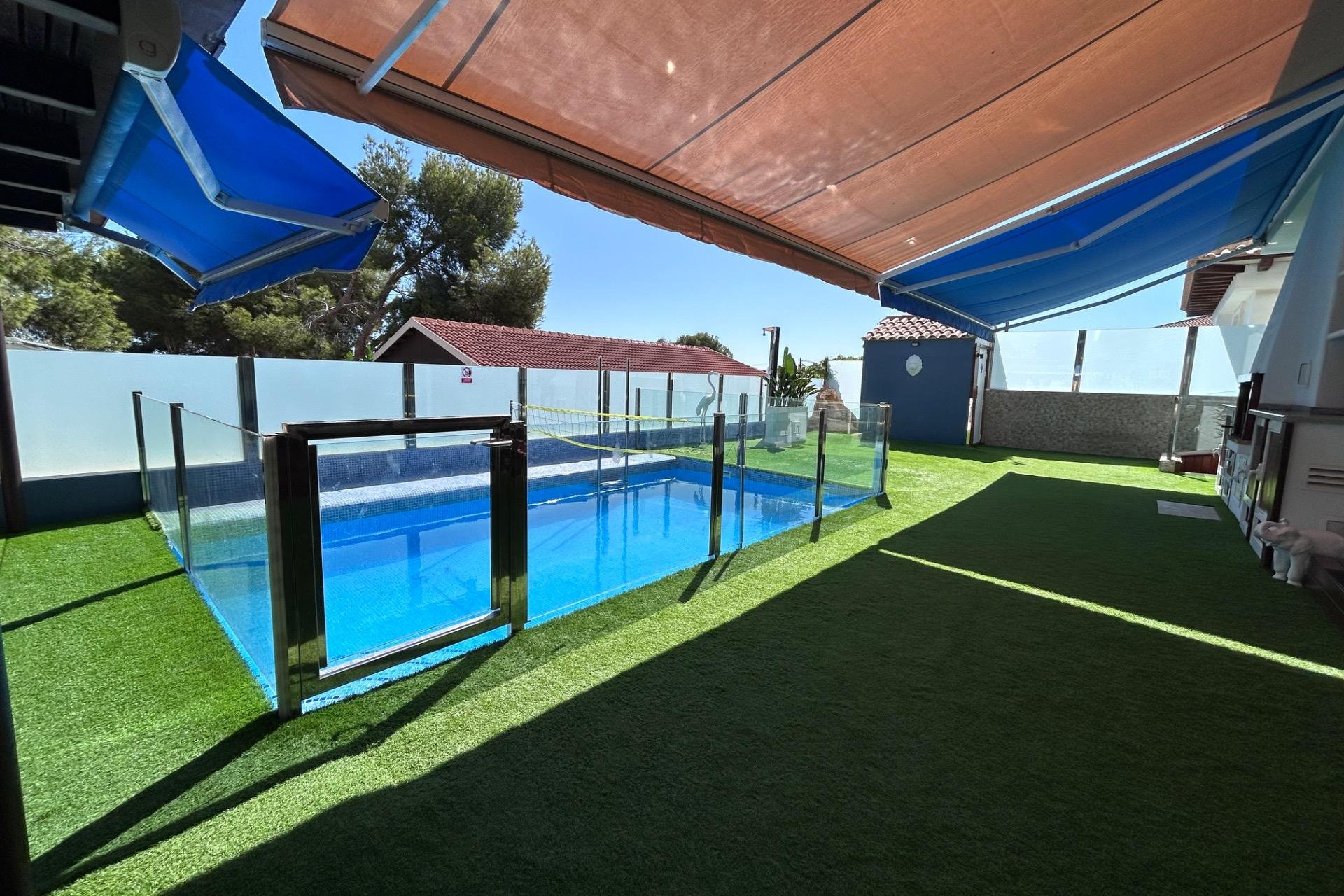 Resale - Villa -
Orihuela Costa - Montezenia