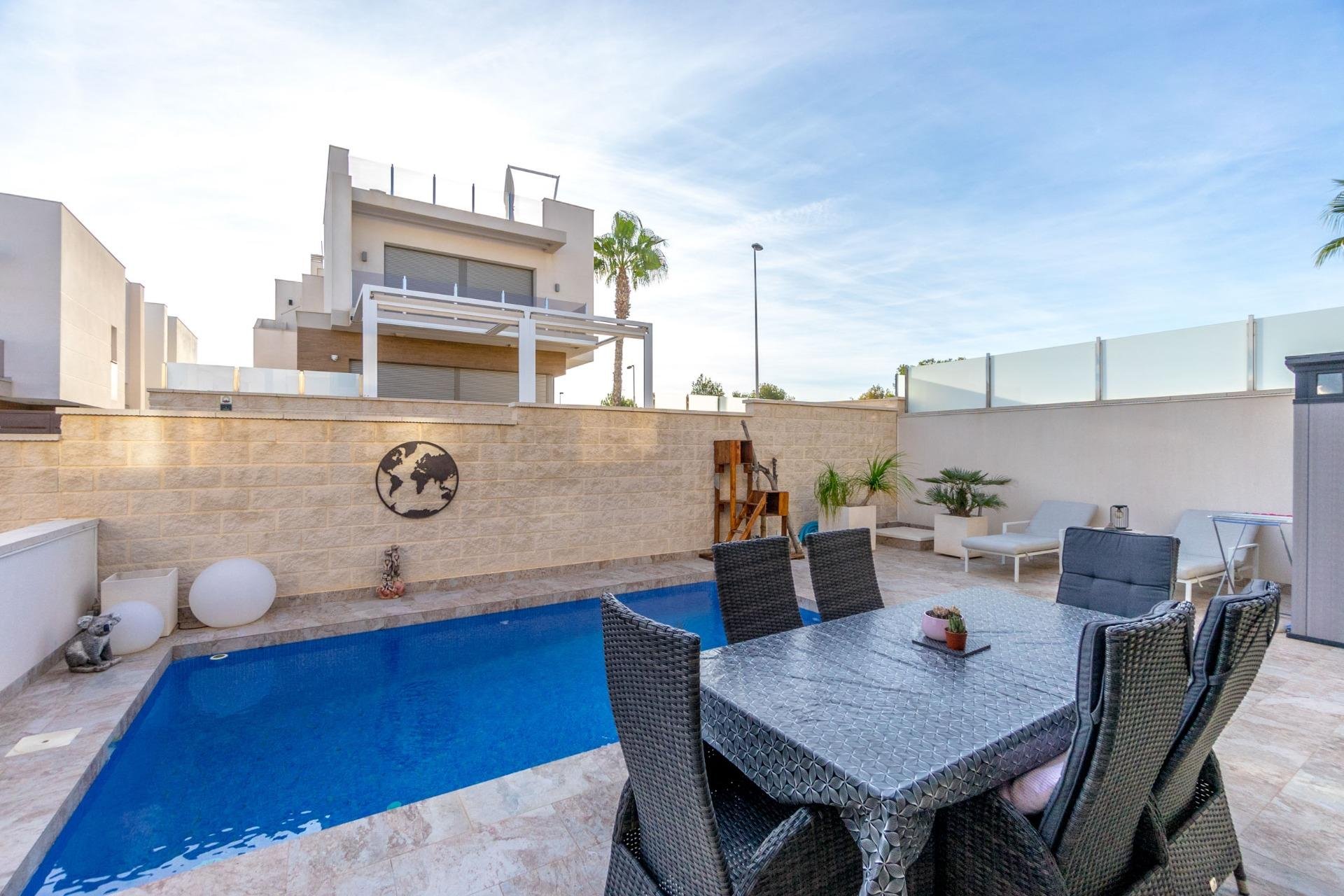 Resale - Villa -
Orihuela Costa - PAU 26