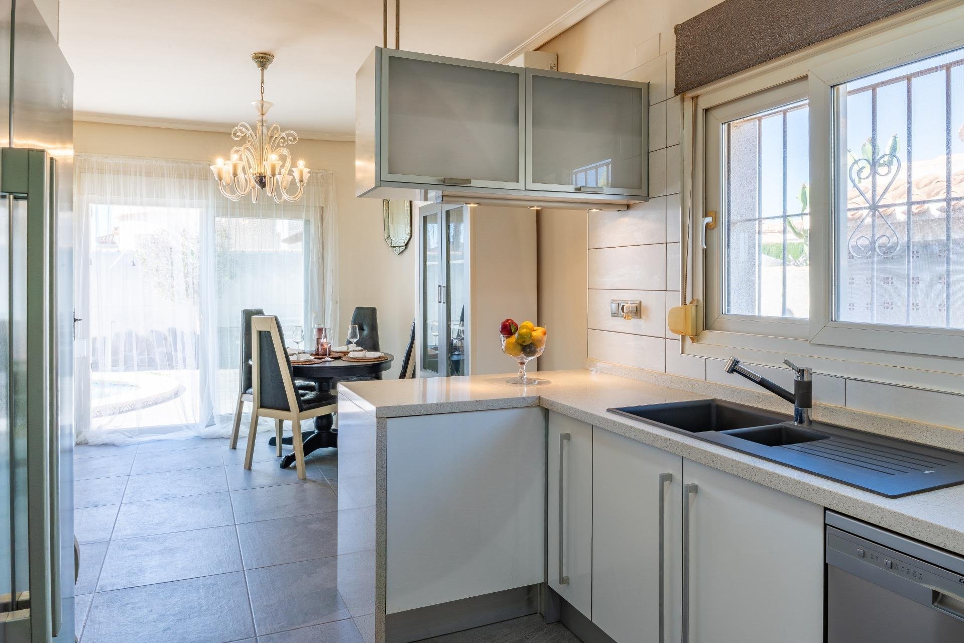 Resale - Villa -
Orihuela Costa - Playa Flamenca