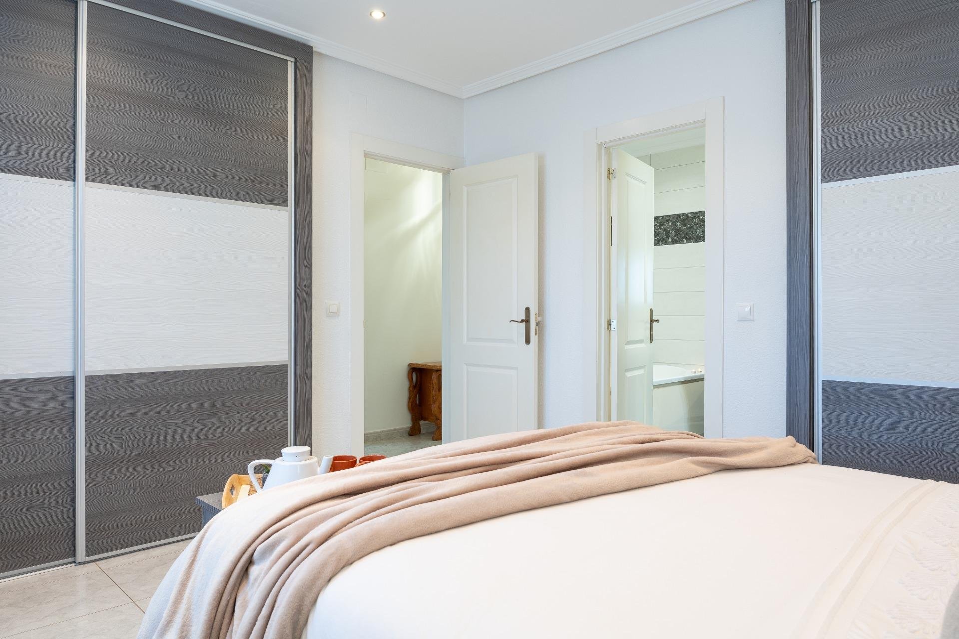 Resale - Villa -
Orihuela Costa - Playa Flamenca