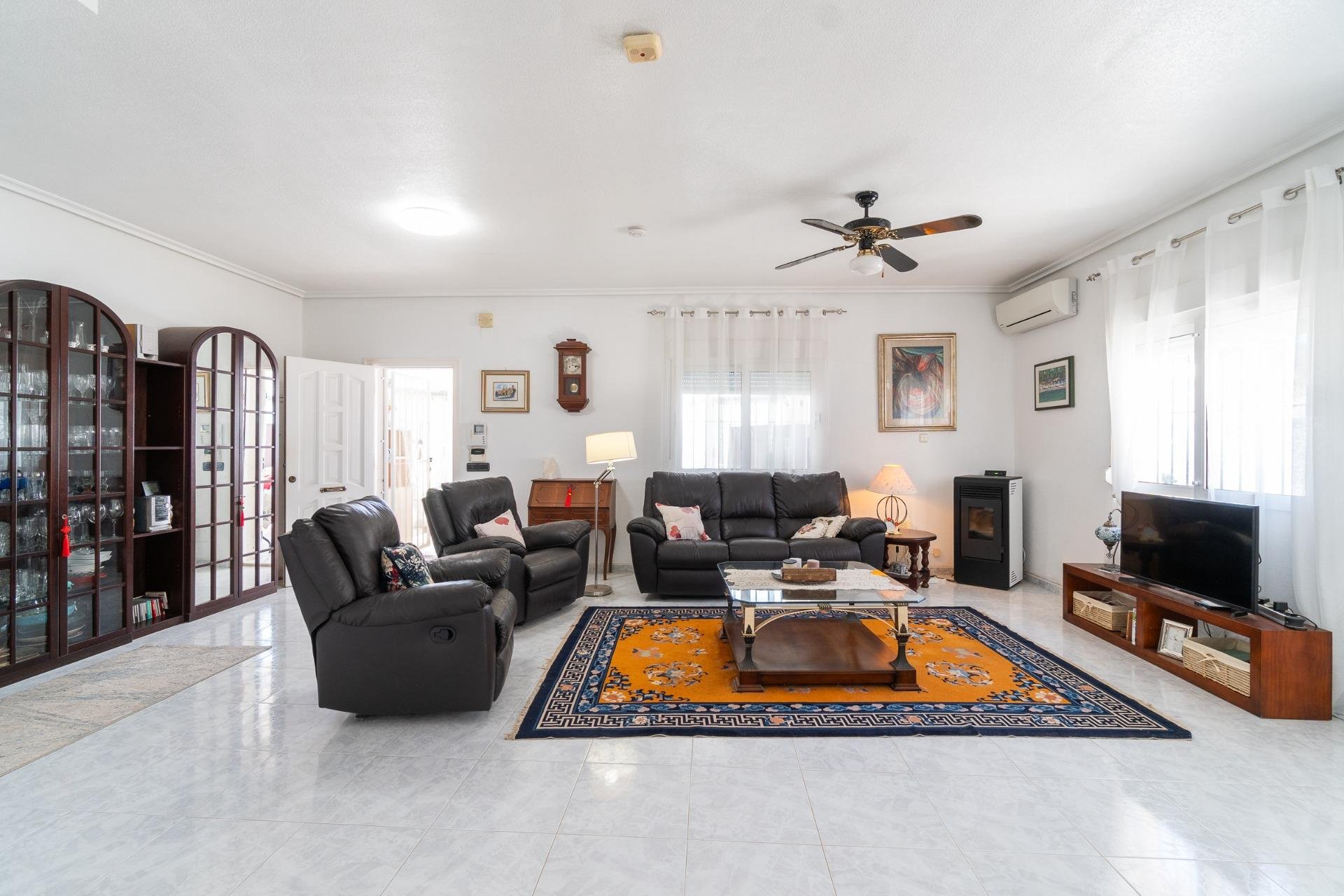 Resale - Villa -
Orihuela Costa - Playa Flamenca