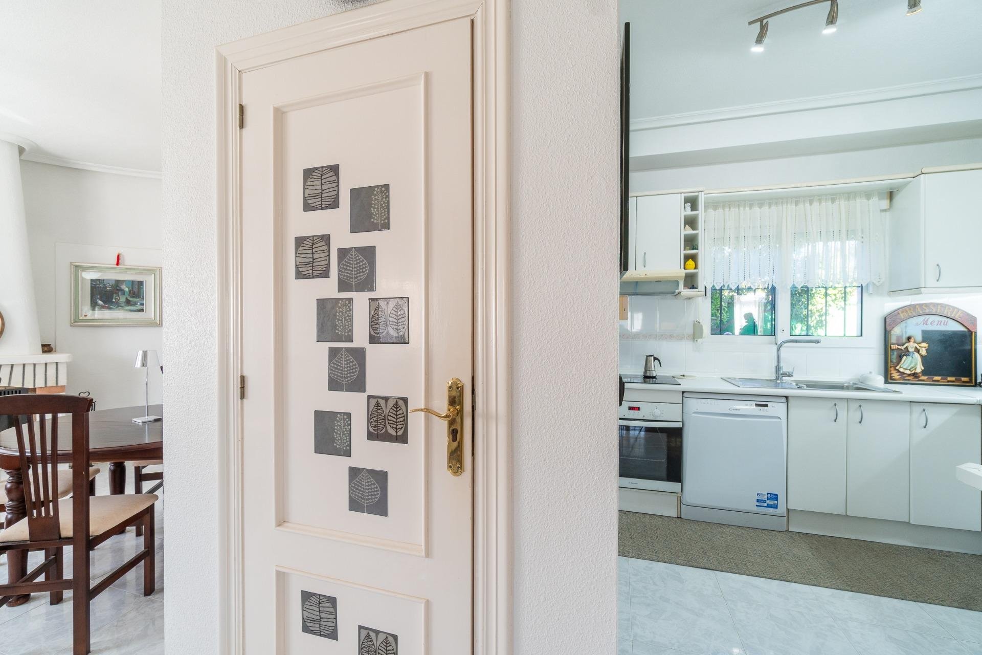 Resale - Villa -
Orihuela Costa - Playa Flamenca