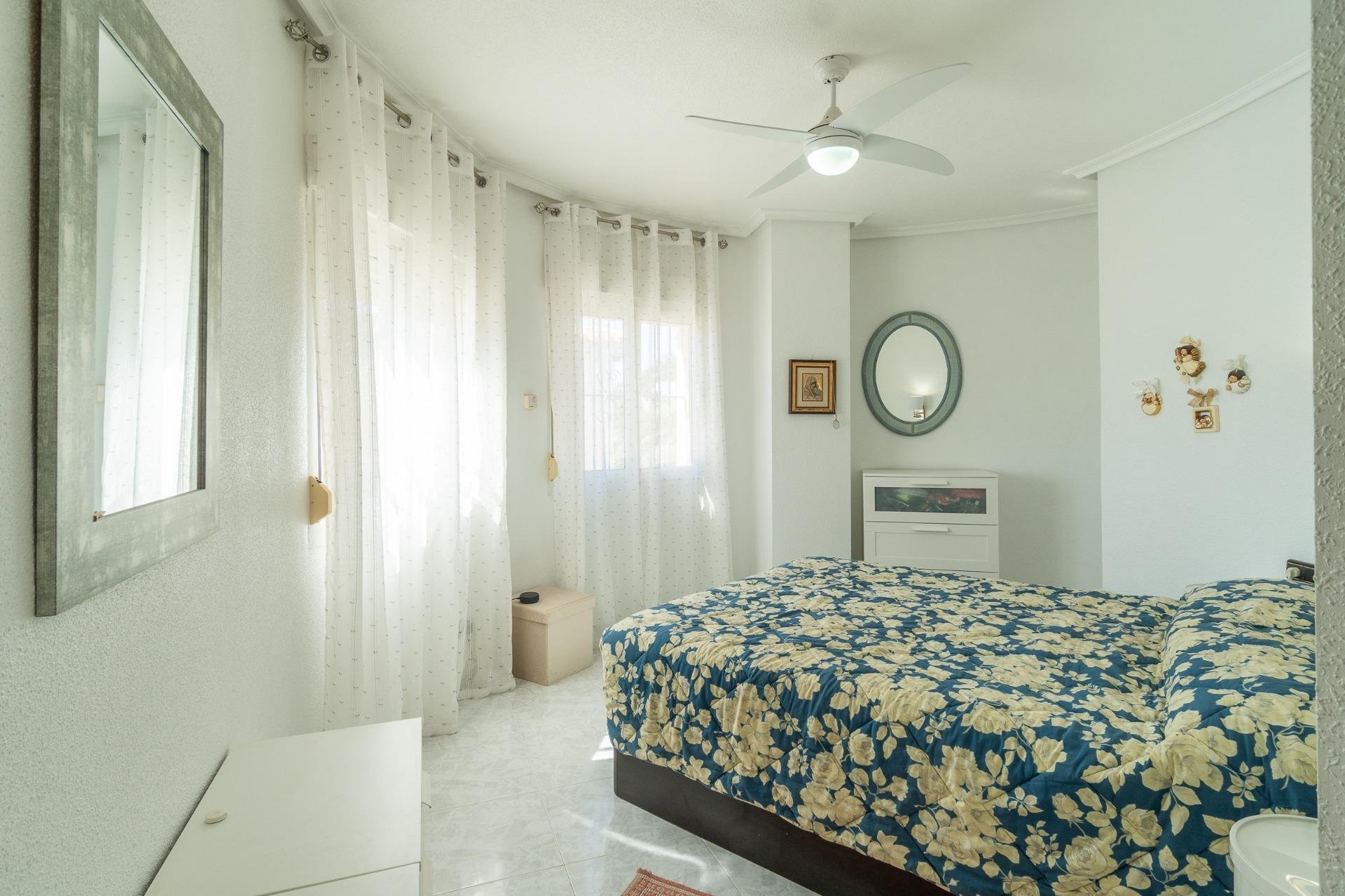 Resale - Villa -
Orihuela Costa - Playa Flamenca