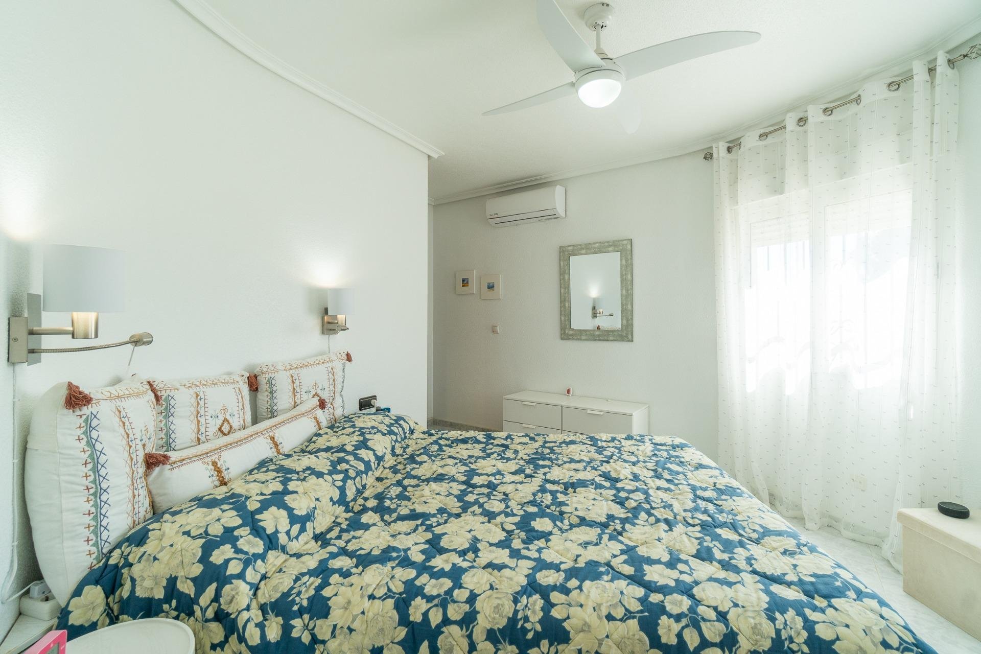 Resale - Villa -
Orihuela Costa - Playa Flamenca