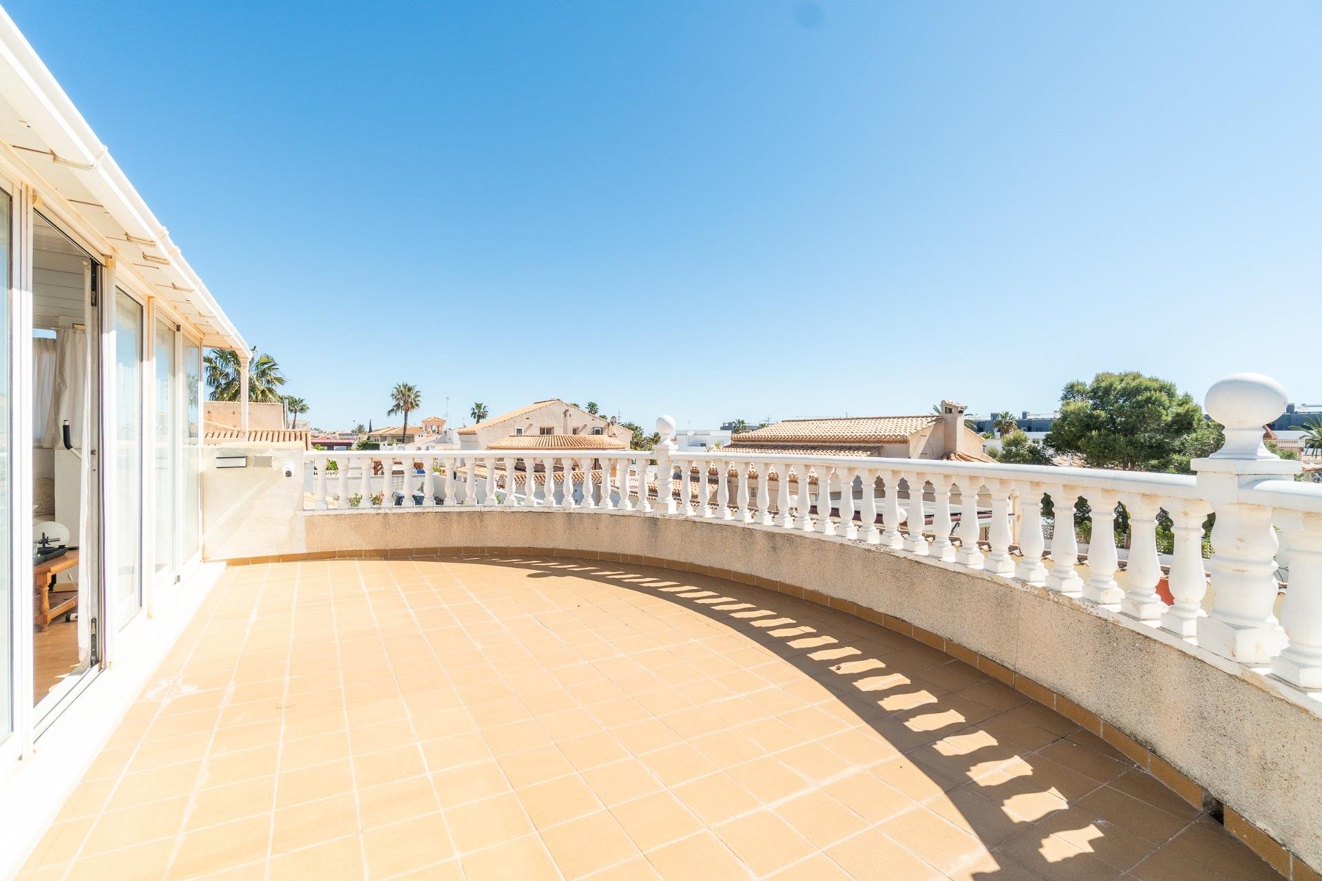 Resale - Villa -
Orihuela Costa - Playa Flamenca