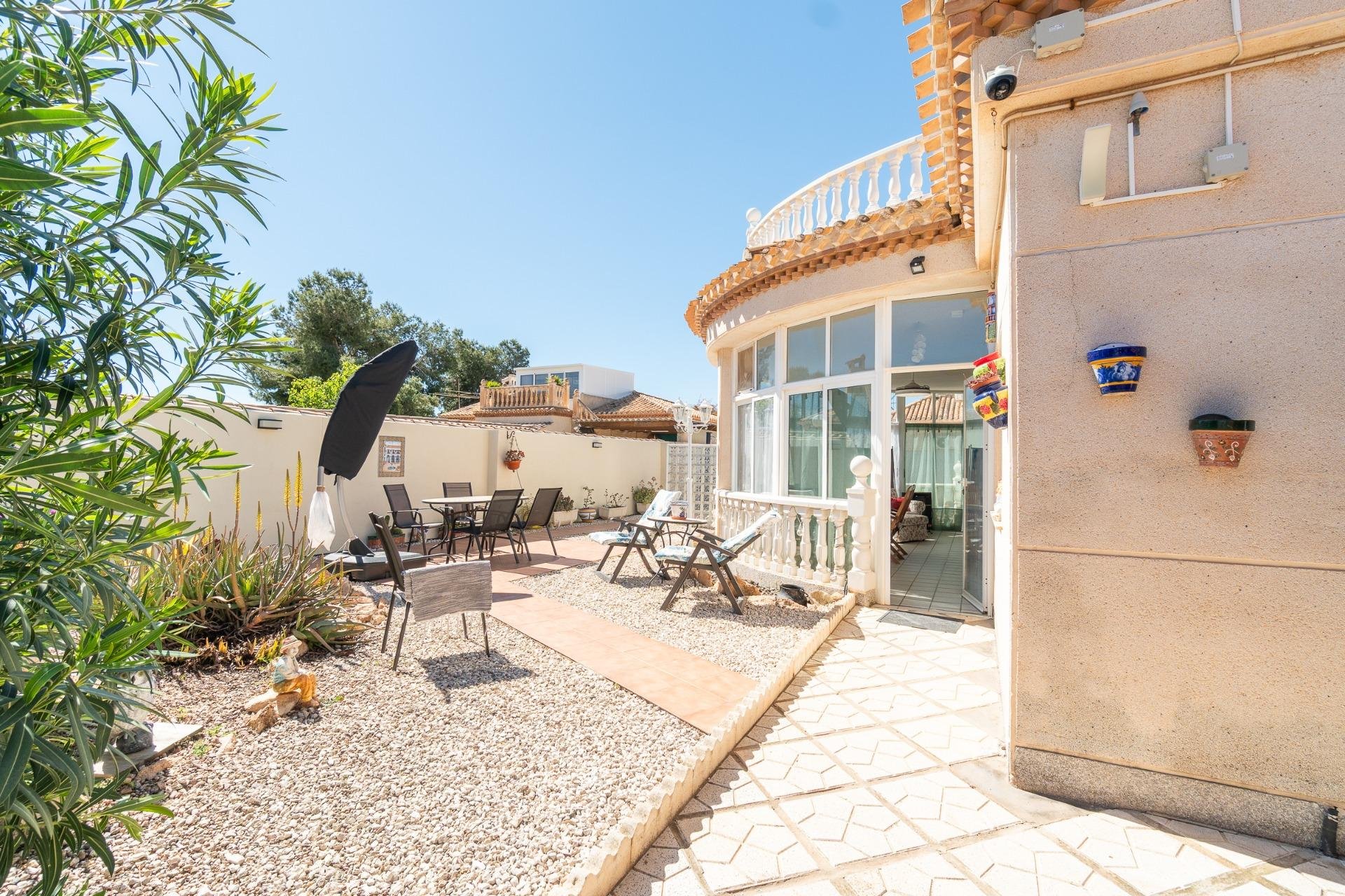Resale - Villa -
Orihuela Costa - Playa Flamenca