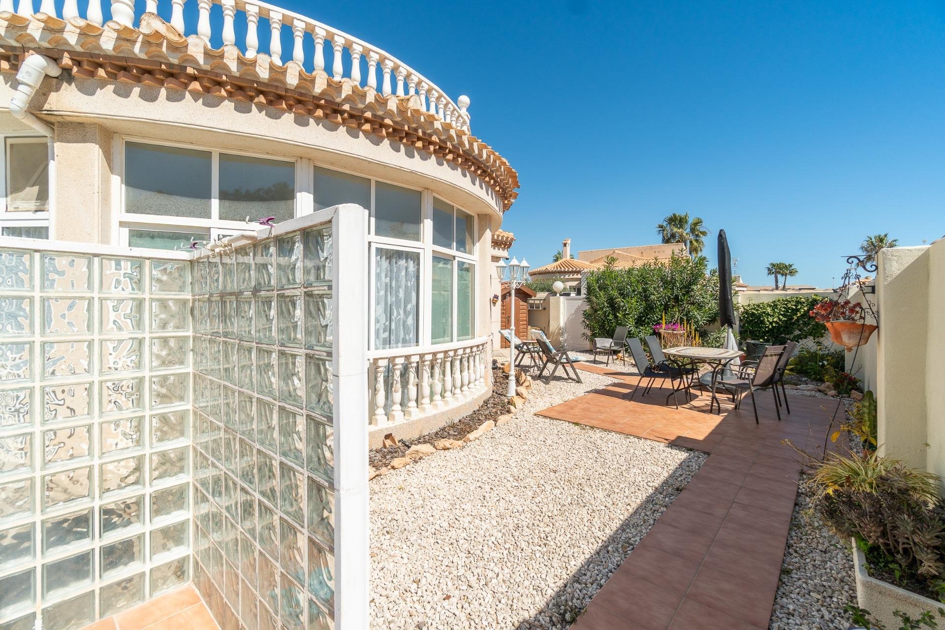 Resale - Villa -
Orihuela Costa - Playa Flamenca
