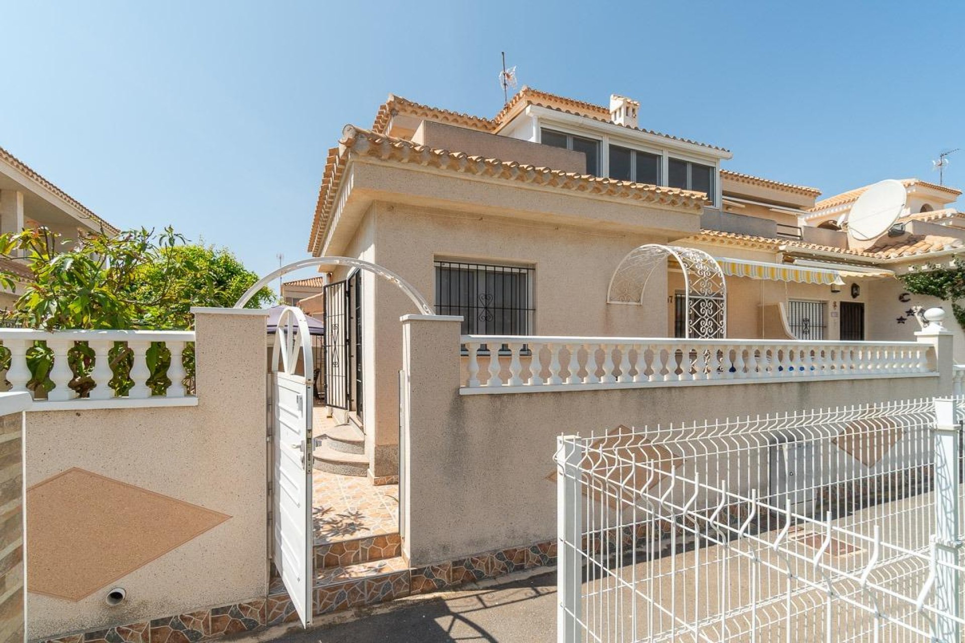 Resale - Villa -
Orihuela Costa - Playa Flamenca