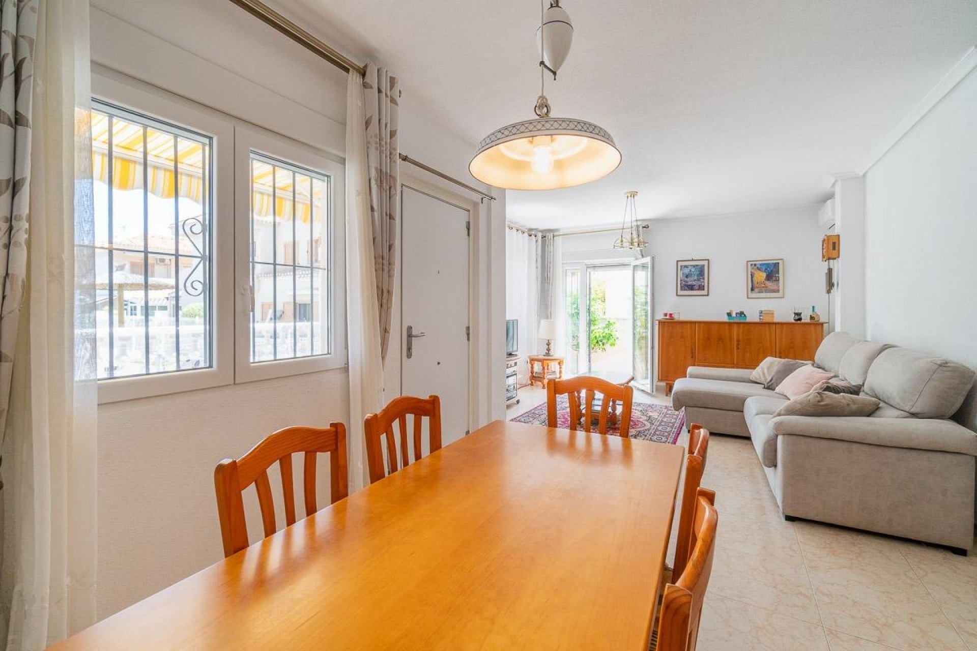 Resale - Villa -
Orihuela Costa - Playa Flamenca