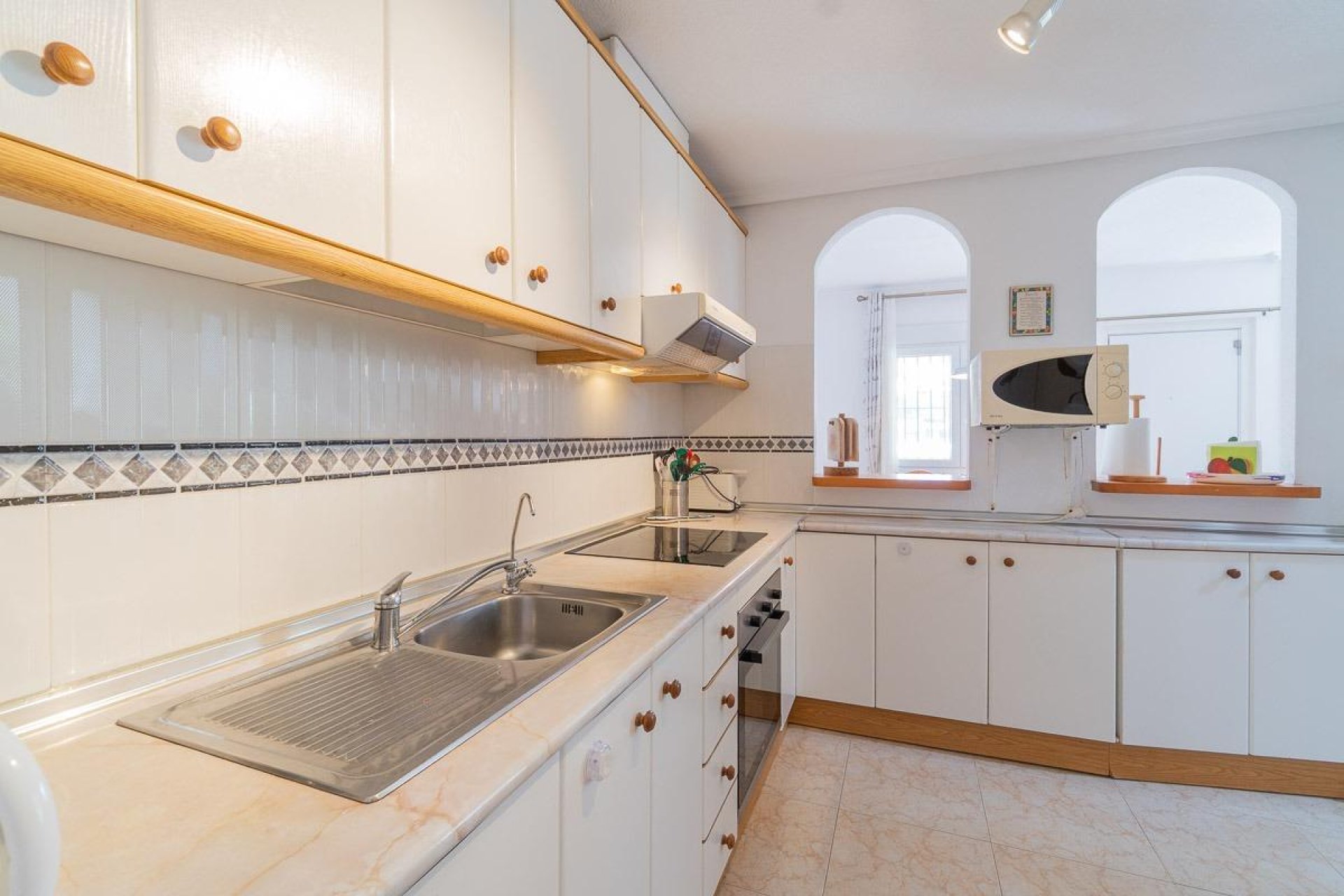 Resale - Villa -
Orihuela Costa - Playa Flamenca