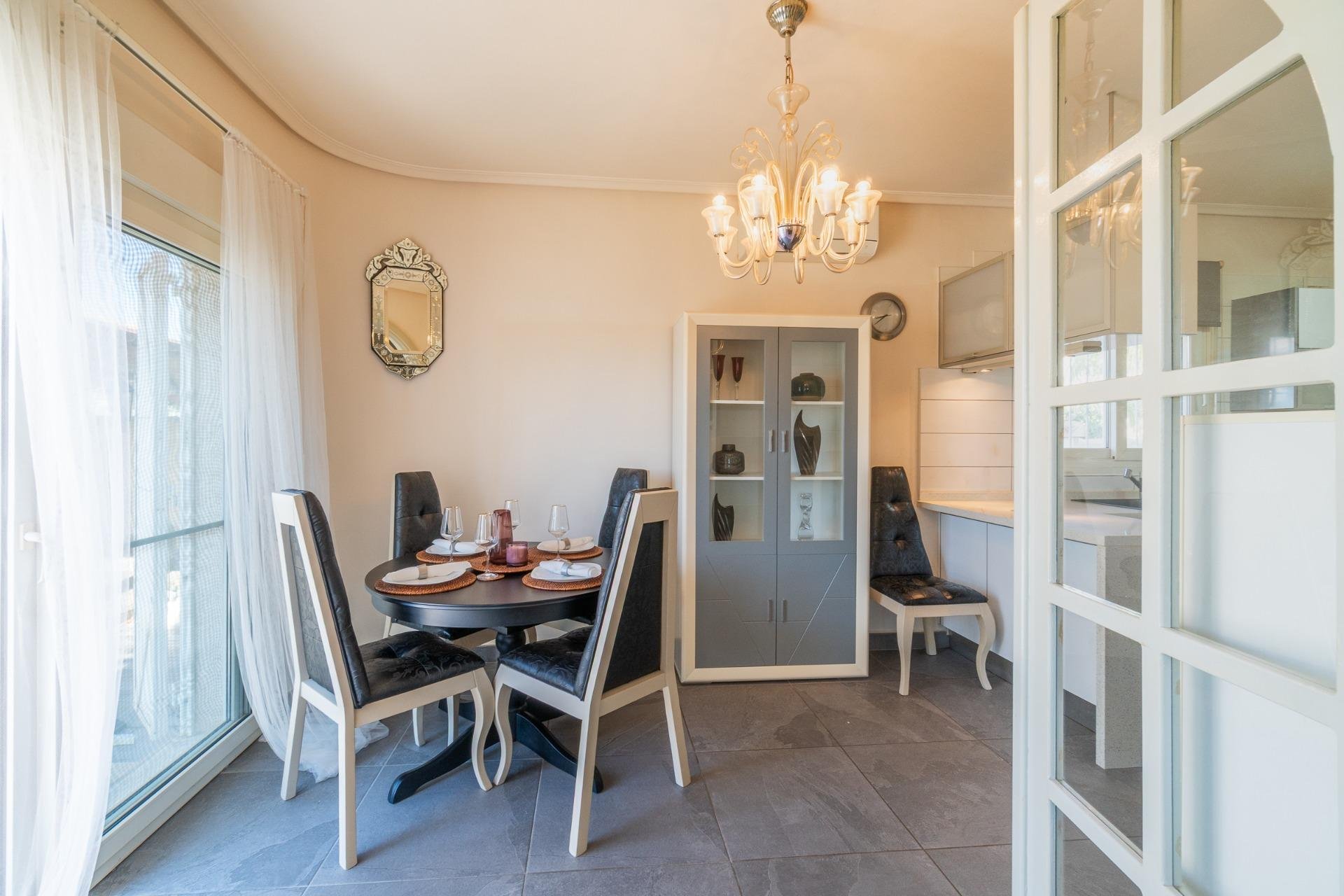 Resale - Villa -
Orihuela Costa - Playa Flamenca