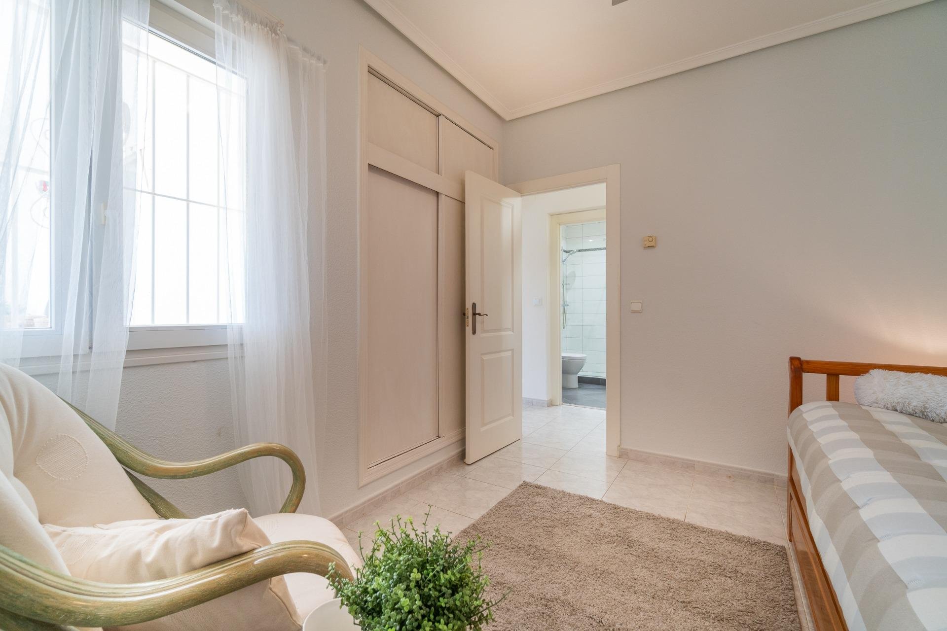Resale - Villa -
Orihuela Costa - Playa Flamenca