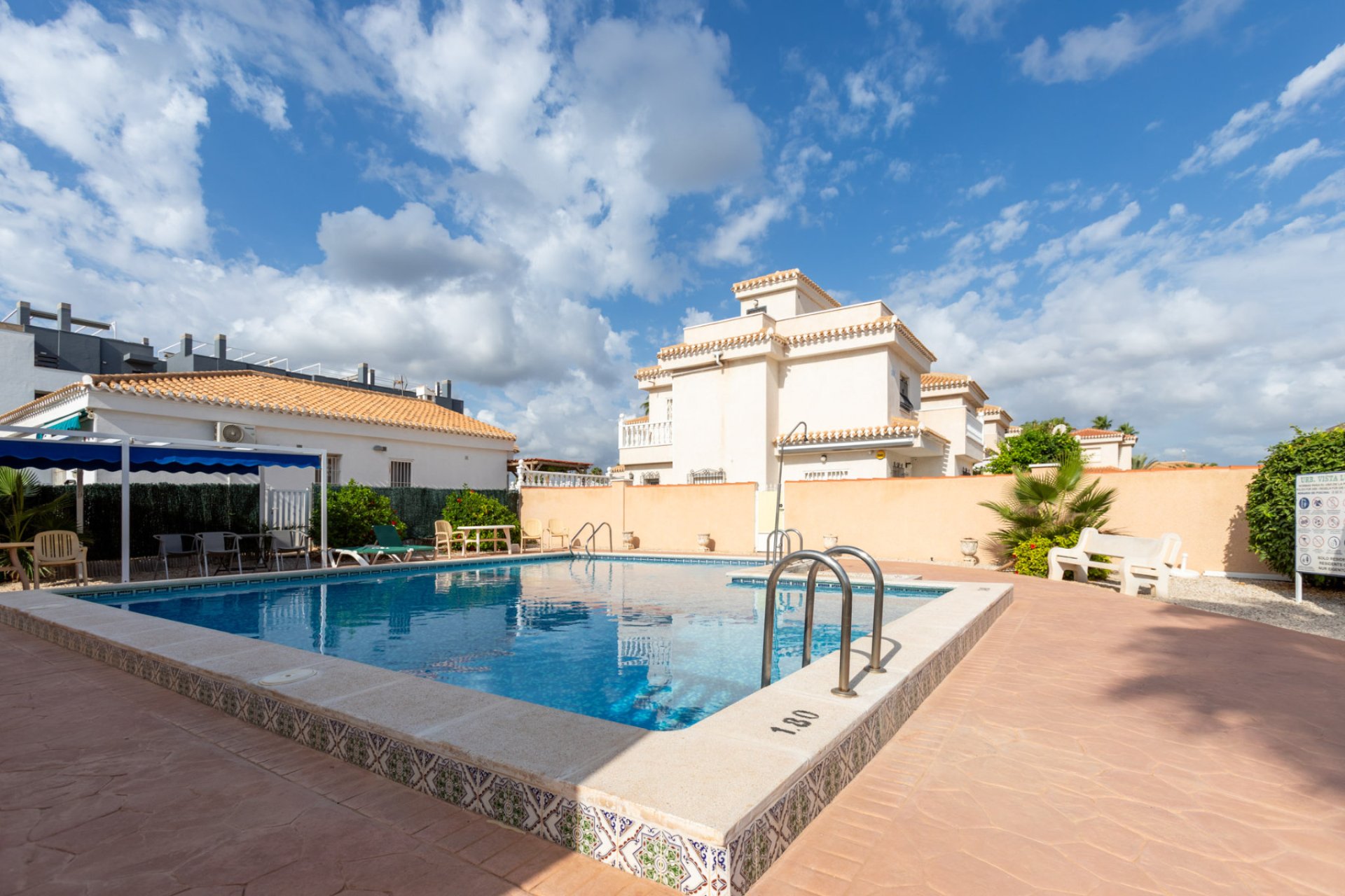 Resale - Villa -
Orihuela Costa - Playa Flamenca