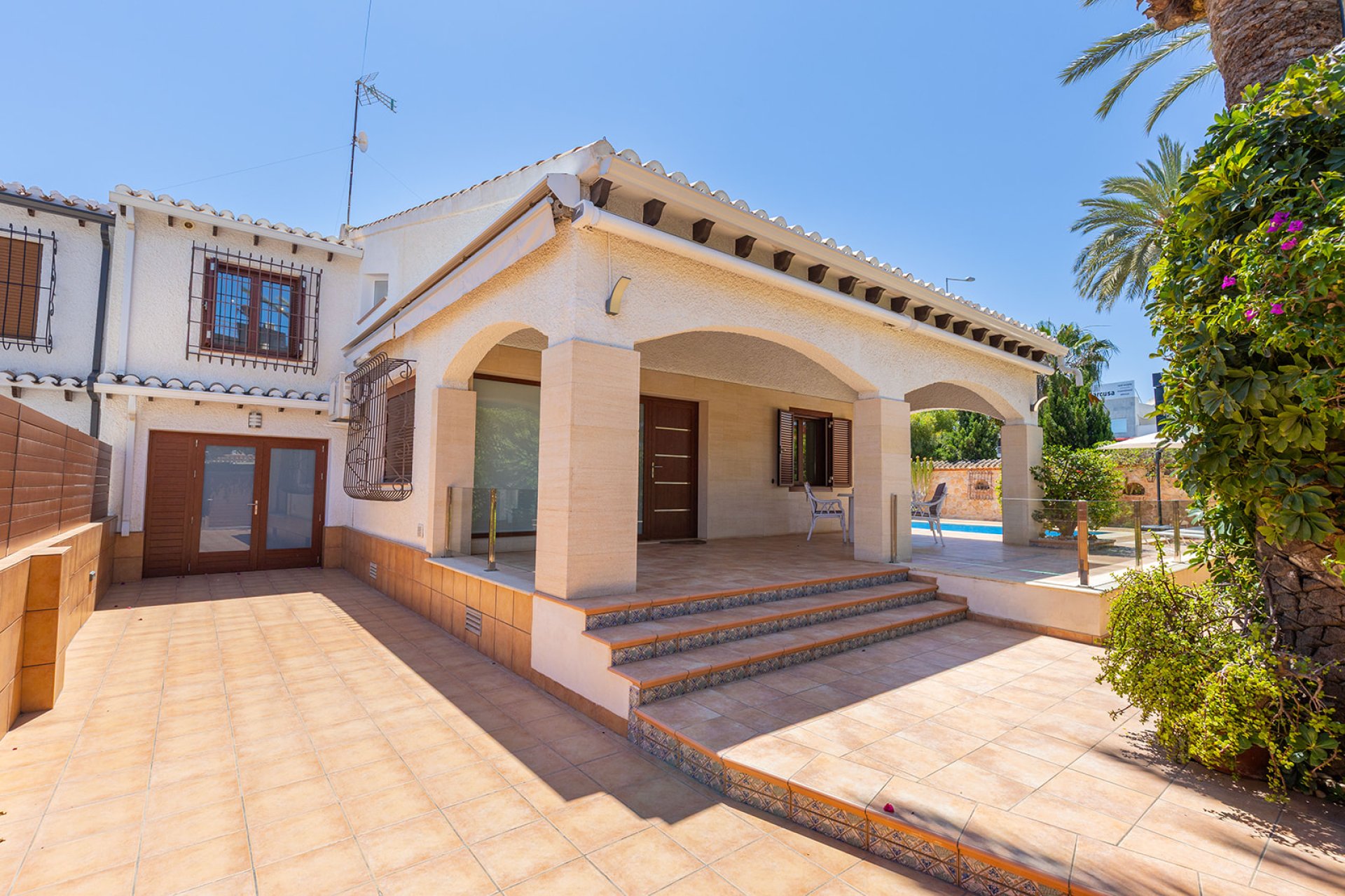 Resale - Villa -
Orihuela Costa - Punta Prima