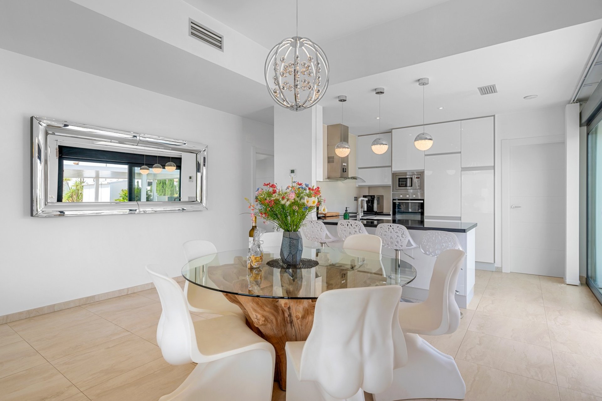 Resale - Villa -
Orihuela Costa - Villamartín