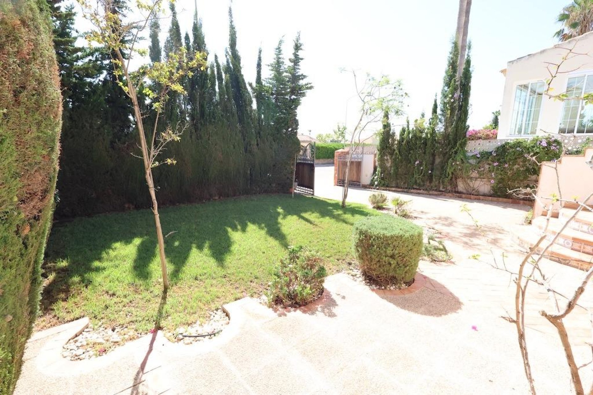 Resale - Villa -
Orihuela Costa - Villamartín