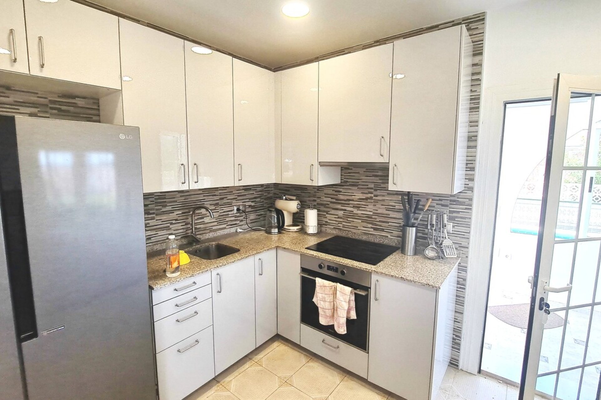 Resale - Villa -
Orihuela Costa - Villamartín