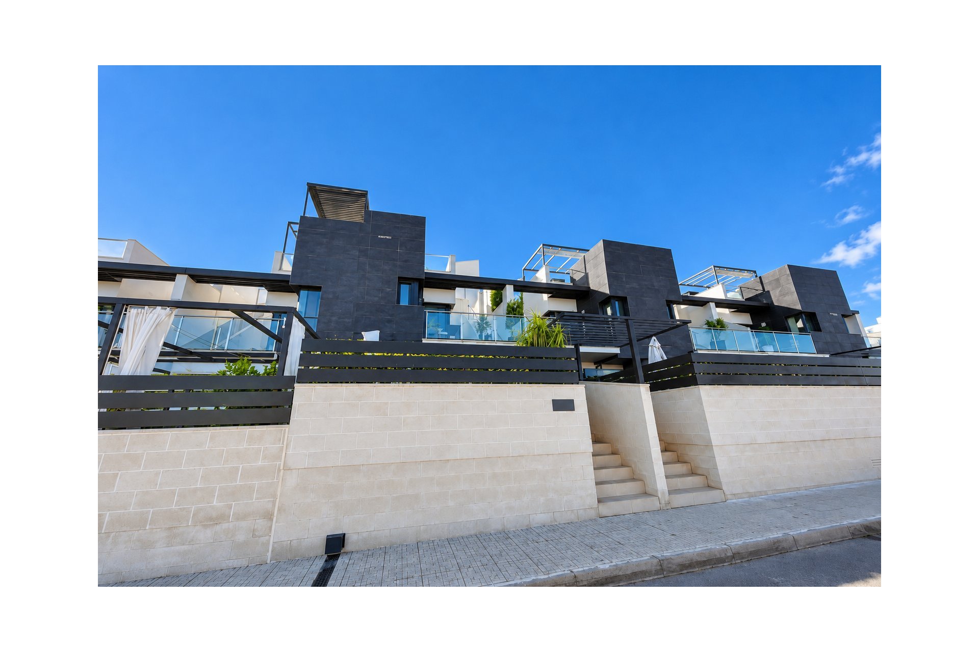 Resale - Villa -
Orihuela Costa - Villamartín