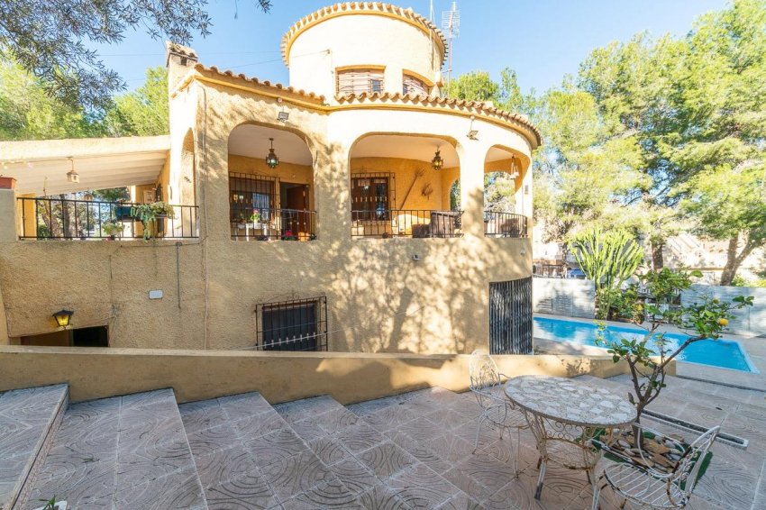 Resale - Villa -
Orihuela Costa - Villamartin