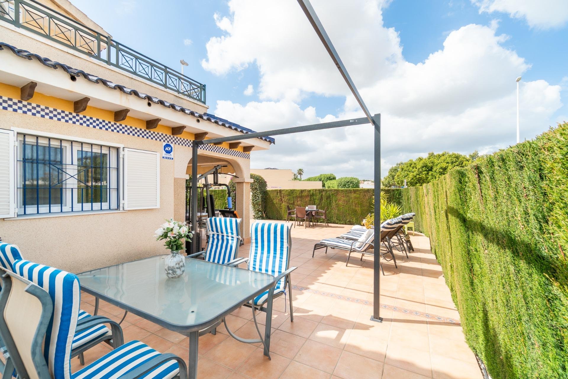 Resale - Villa -
Orihuela Costa - Zeniamar-Horizonte-La Campana