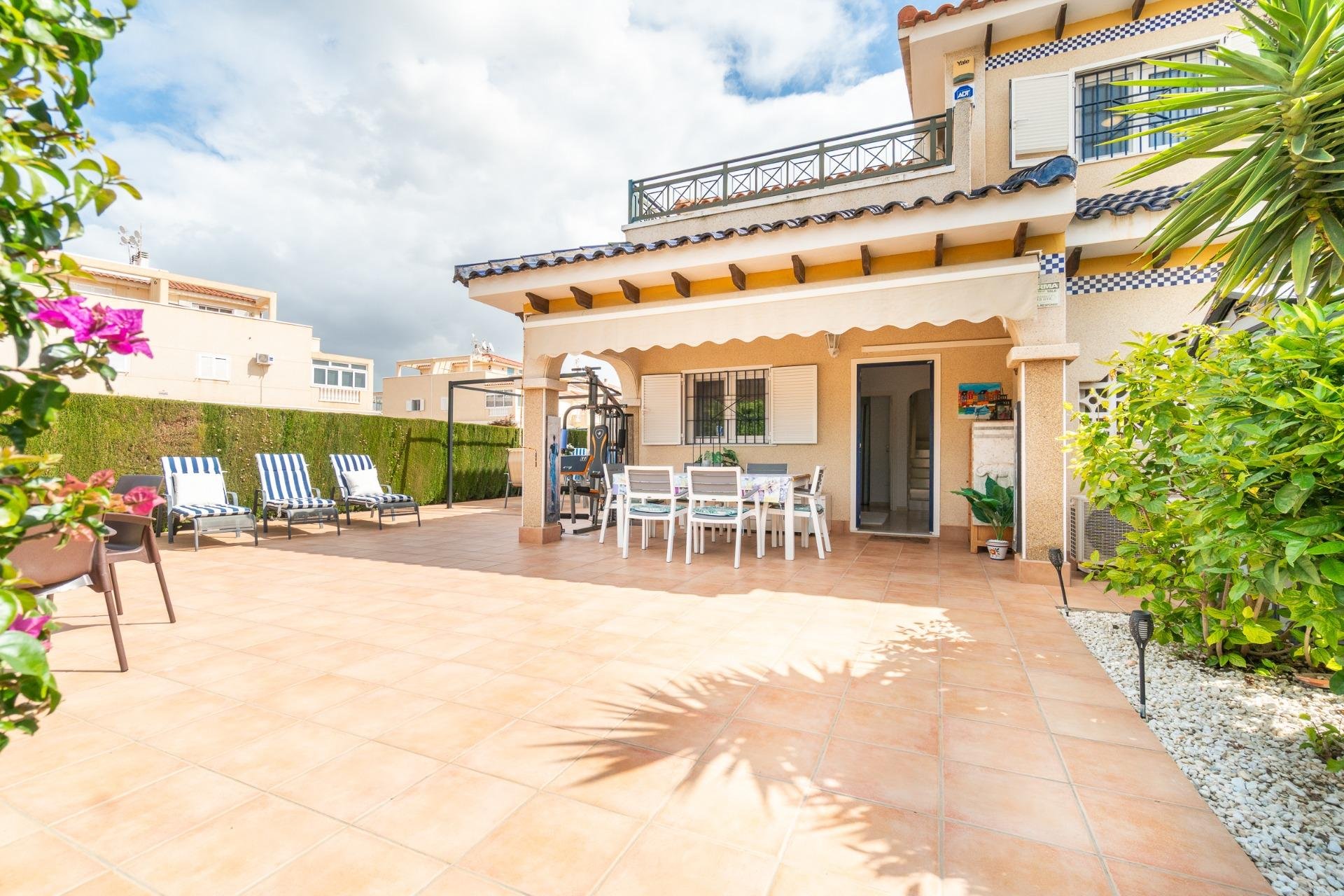 Resale - Villa -
Orihuela Costa - Zeniamar-Horizonte-La Campana