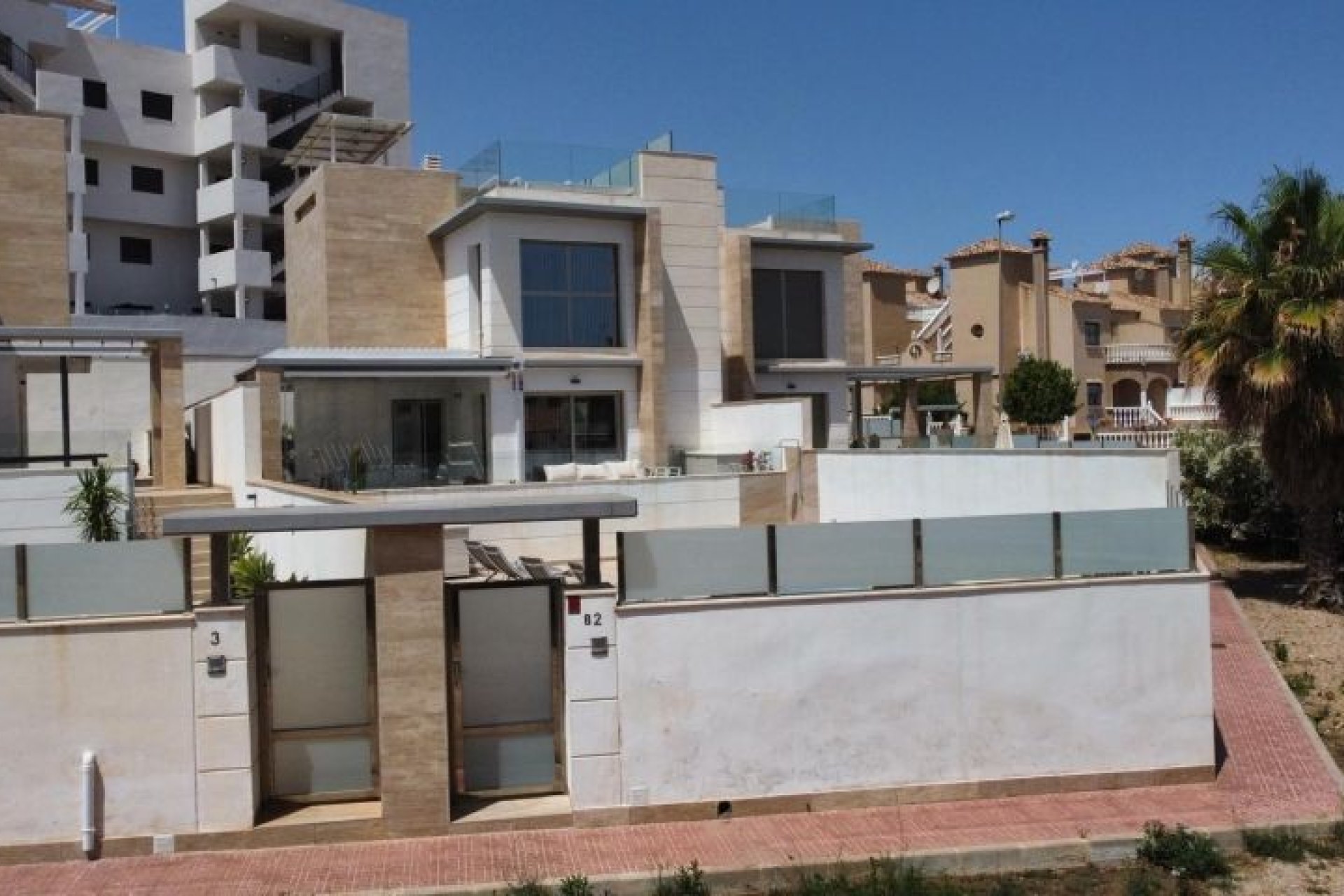 Resale - Villa -
Orihuela Costa