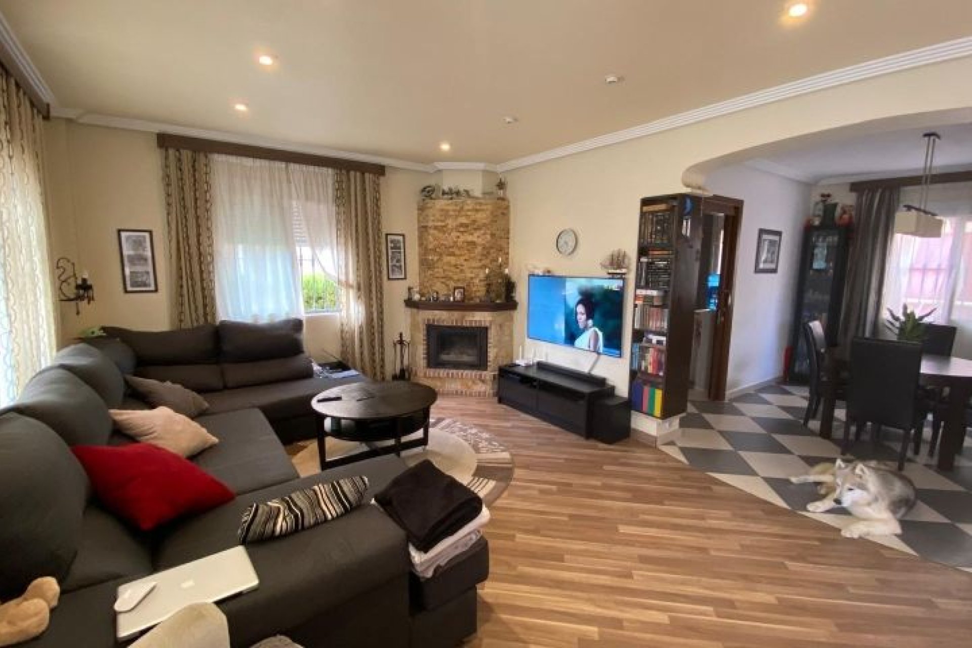 Resale - Villa -
Orihuela Costa