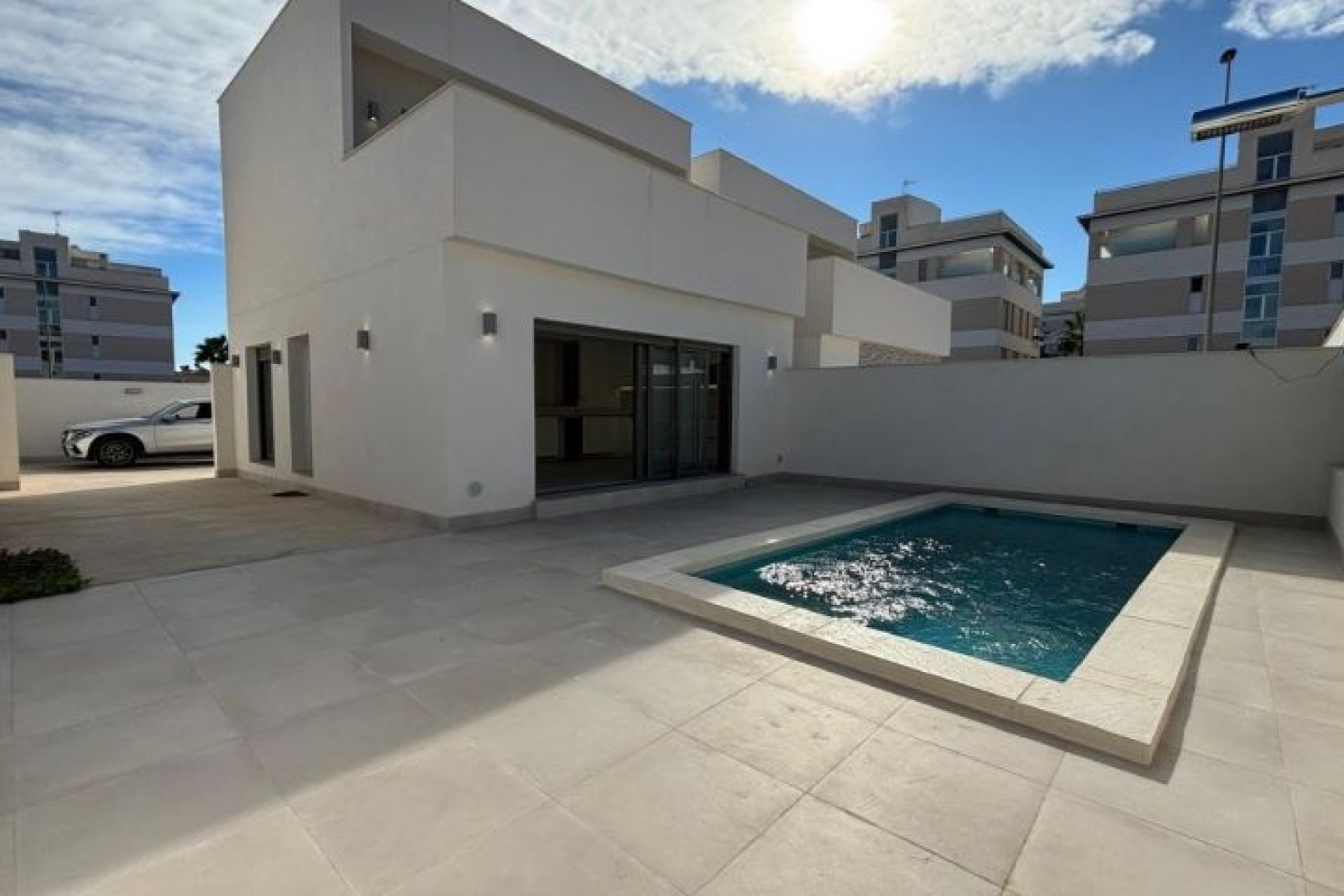 Resale - Villa -
Orihuela Costa