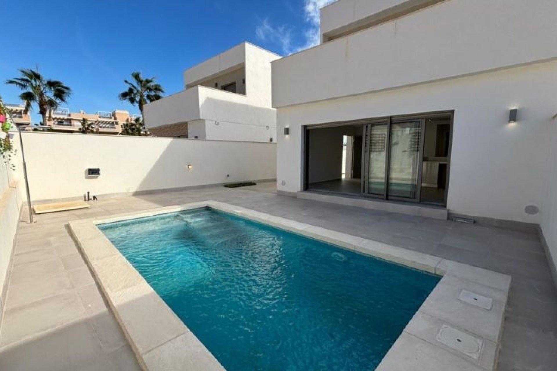 Resale - Villa -
Orihuela Costa