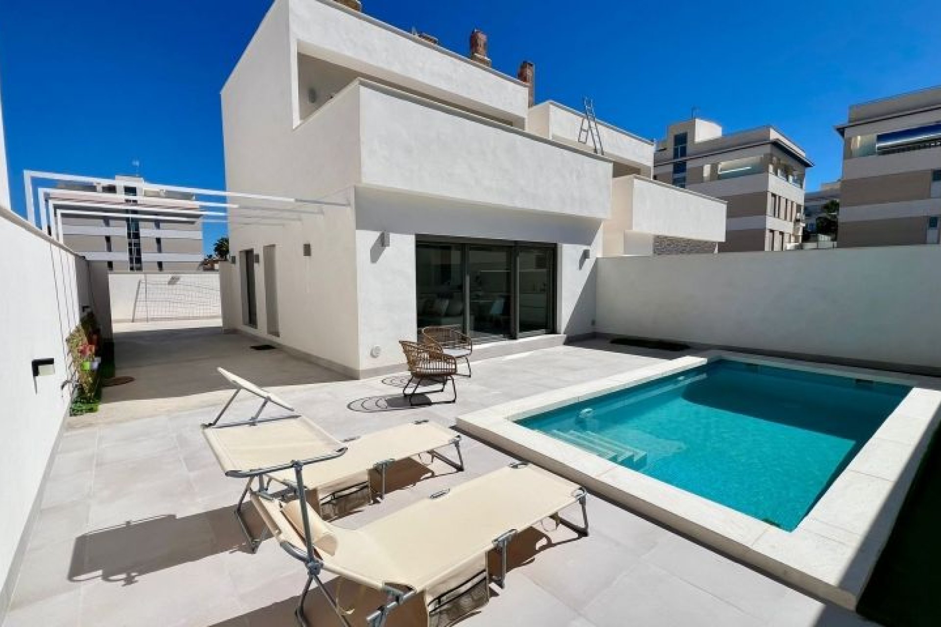 Resale - Villa -
Orihuela Costa