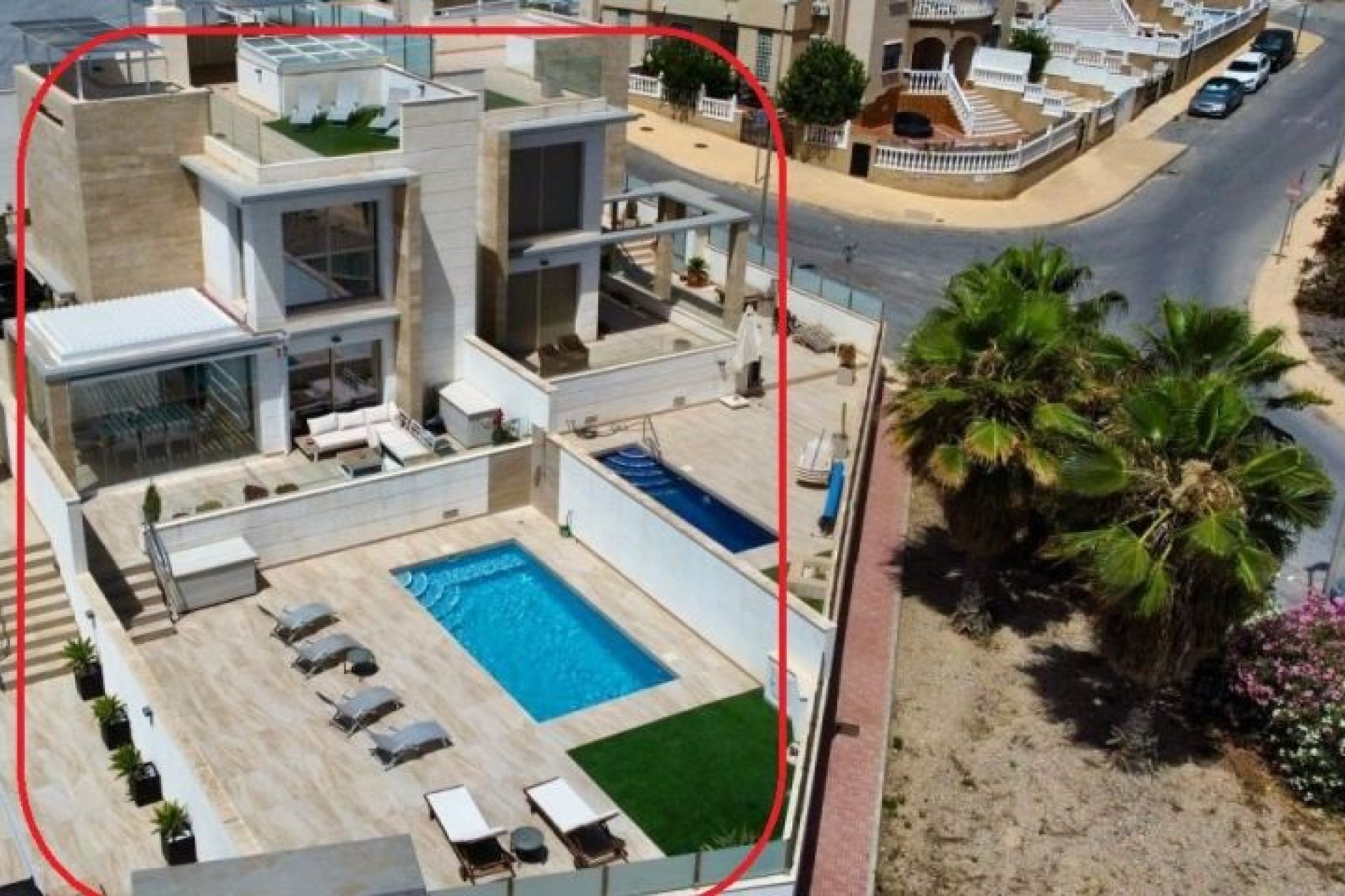 Resale - Villa -
Orihuela Costa