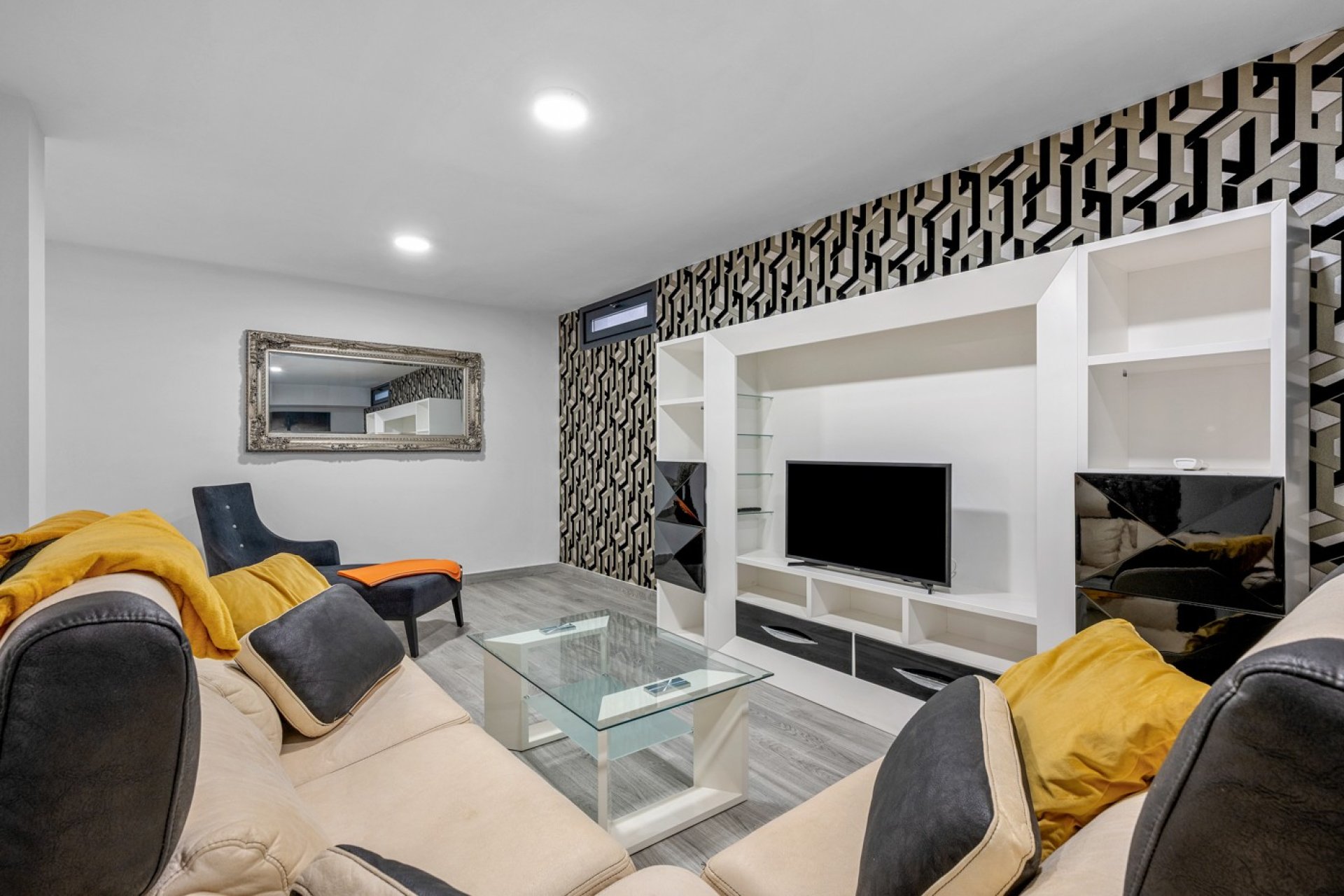 Resale - Villa -
Orihuela Costa