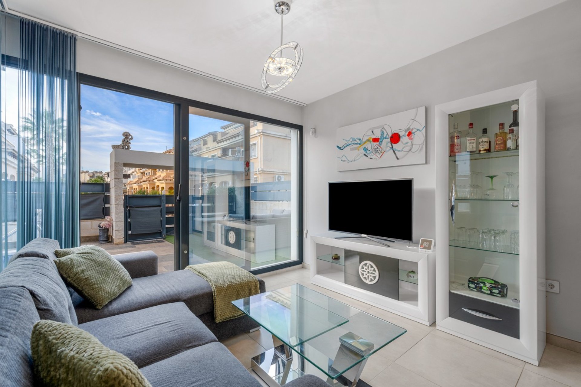 Resale - Villa -
Orihuela Costa