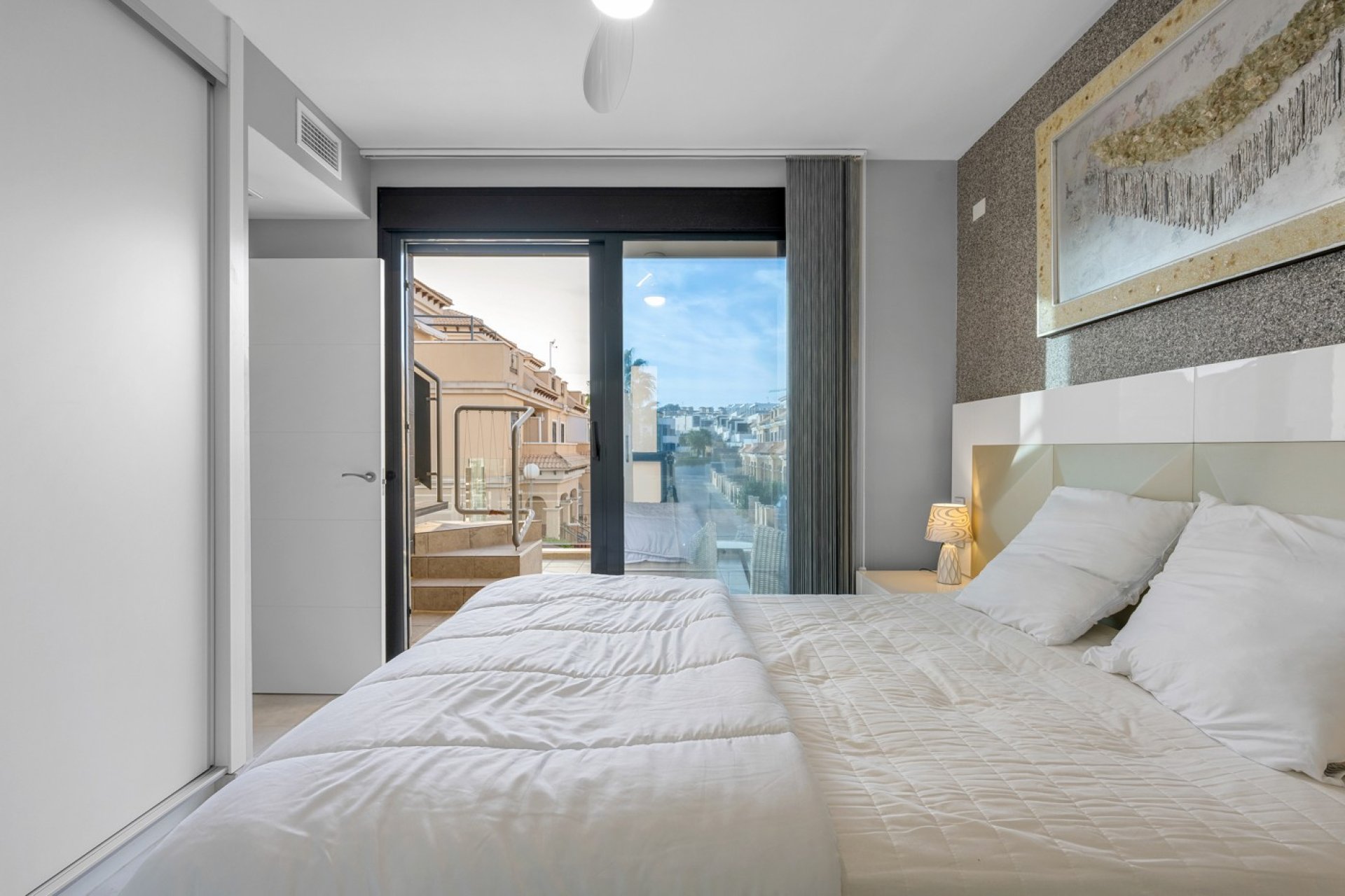 Resale - Villa -
Orihuela Costa