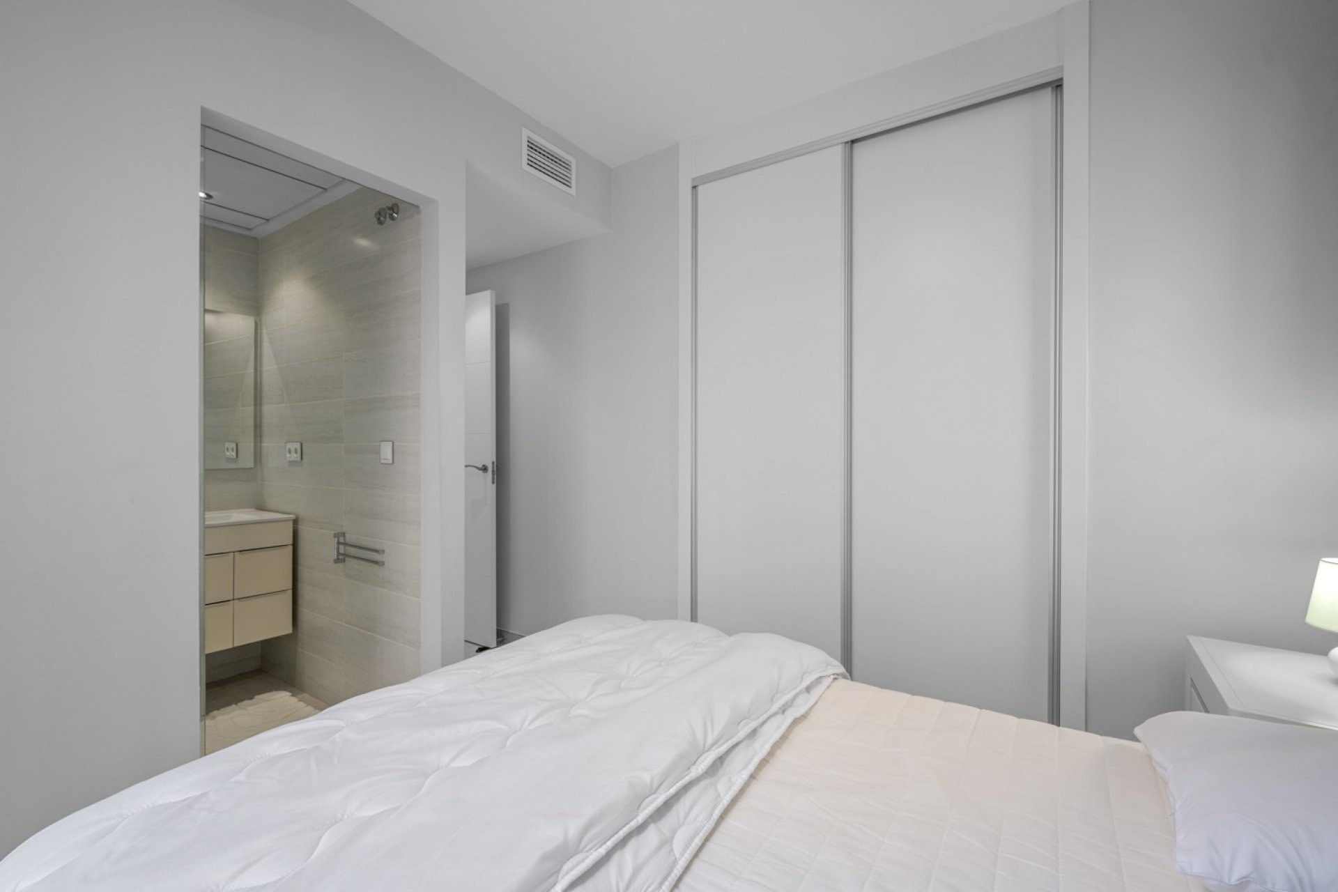 Resale - Villa -
Orihuela Costa