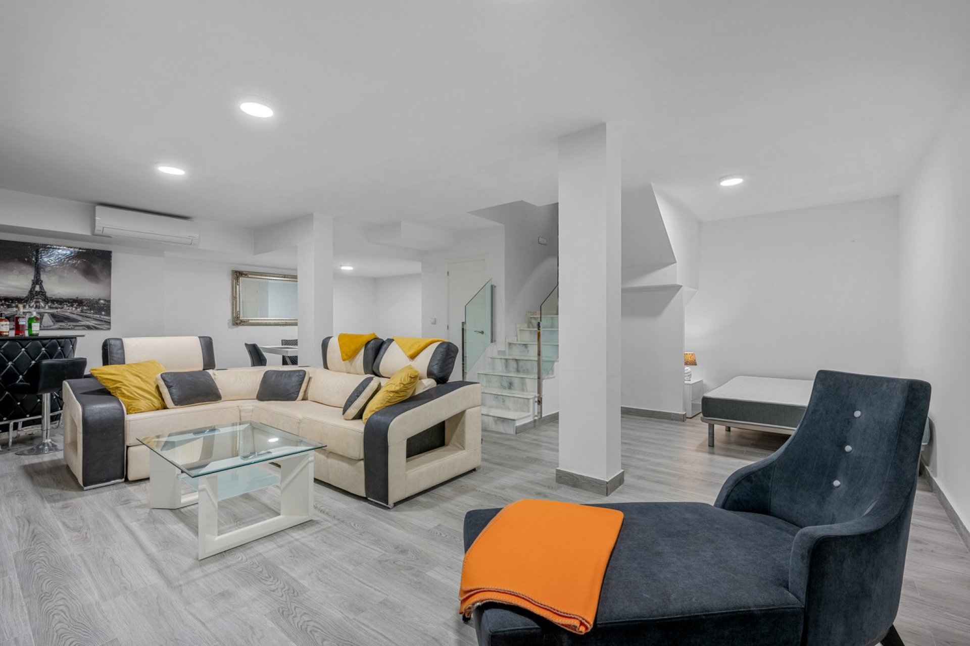 Resale - Villa -
Orihuela Costa