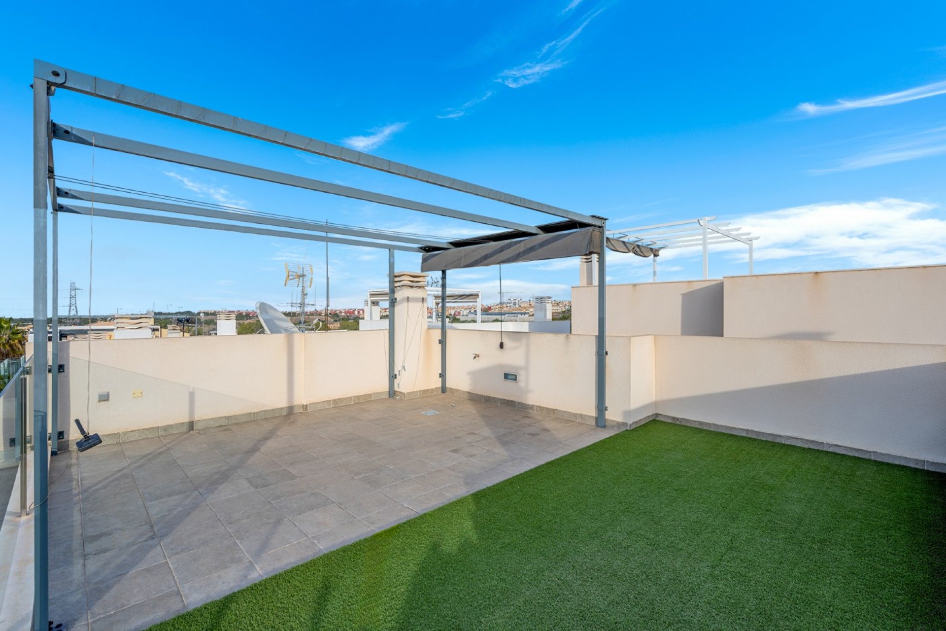 Resale - Villa -
Orihuela Costa