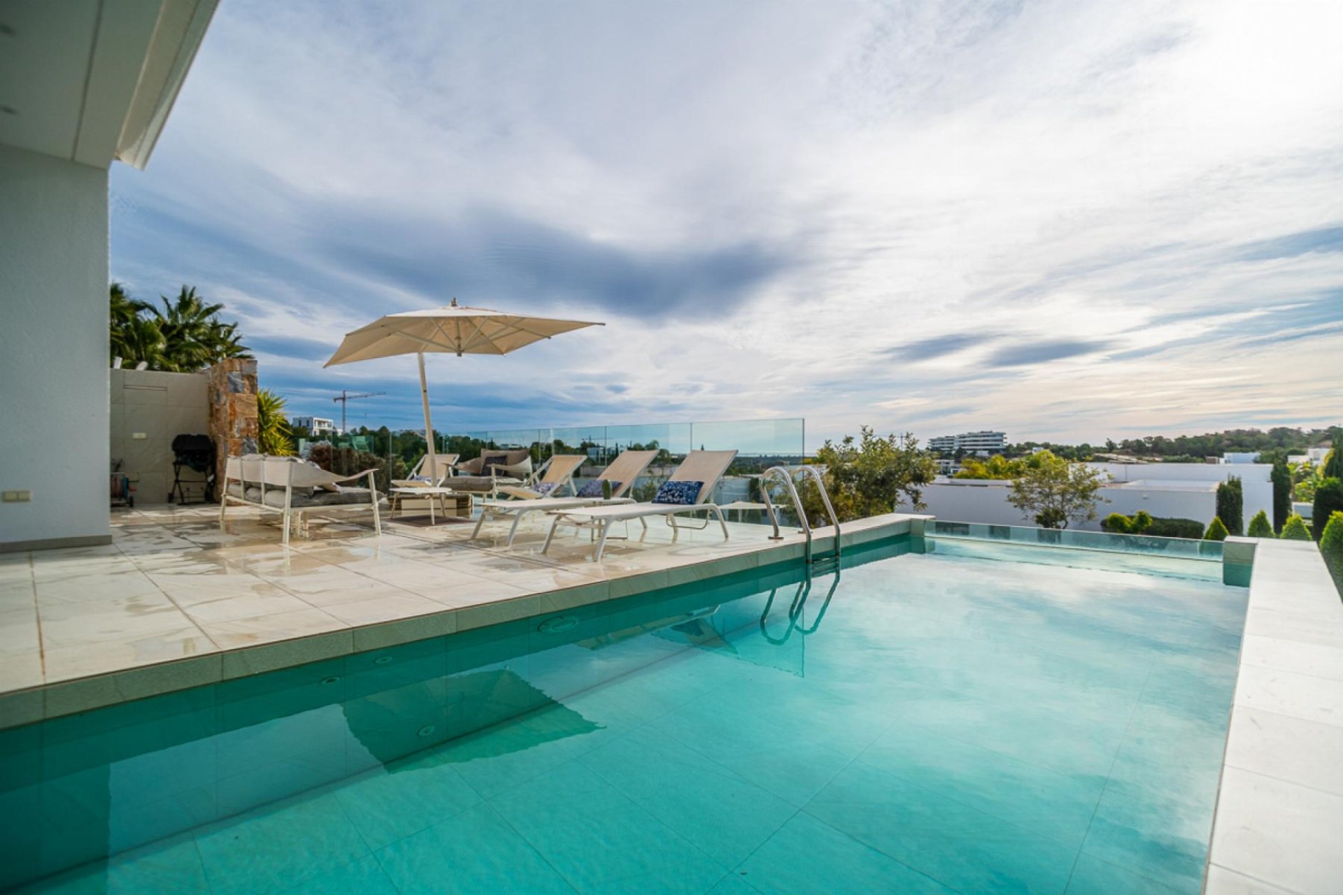 Resale - Villa -
Orihuela Costa