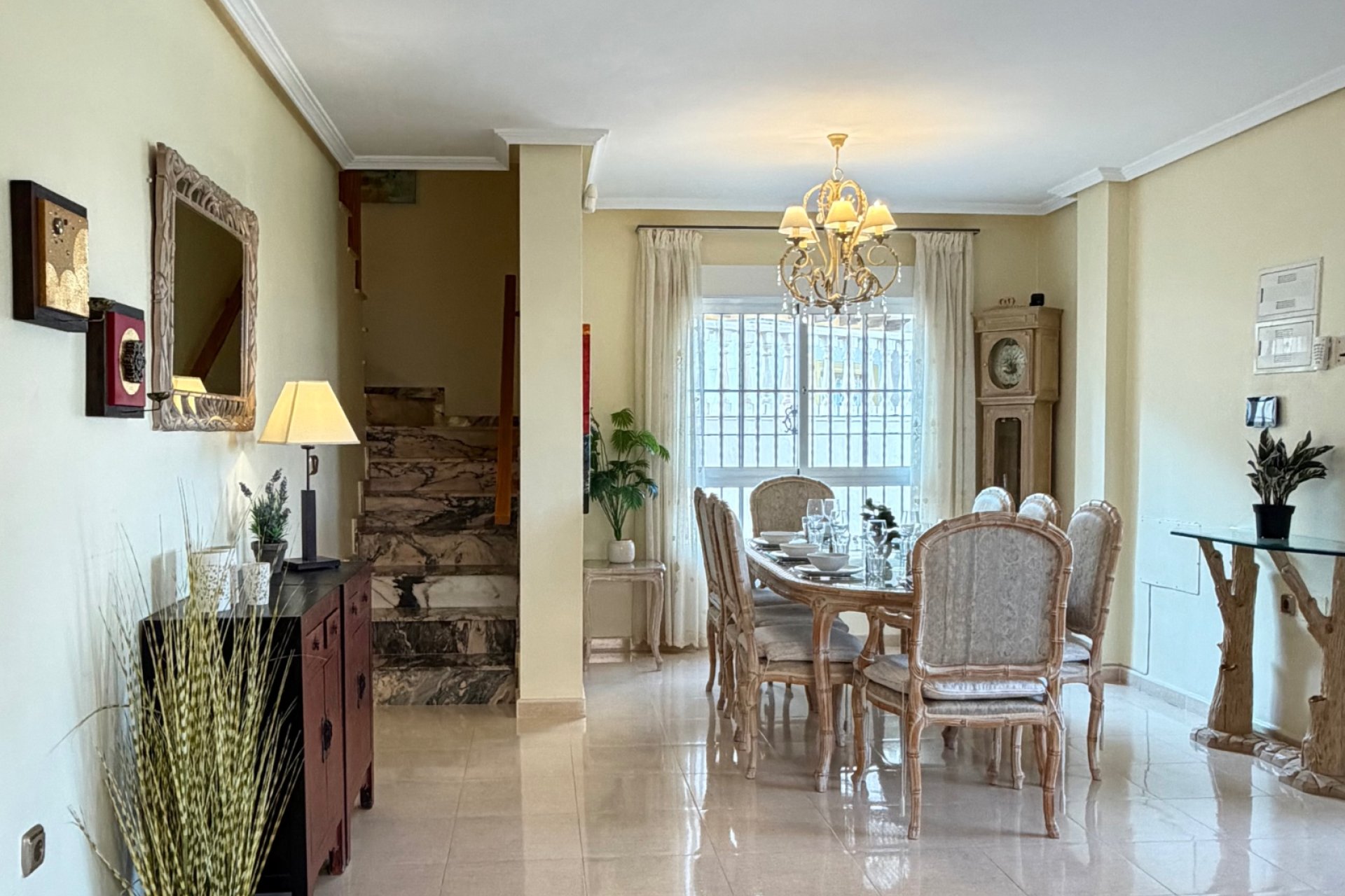 Resale - Villa -
Orihuela Costa