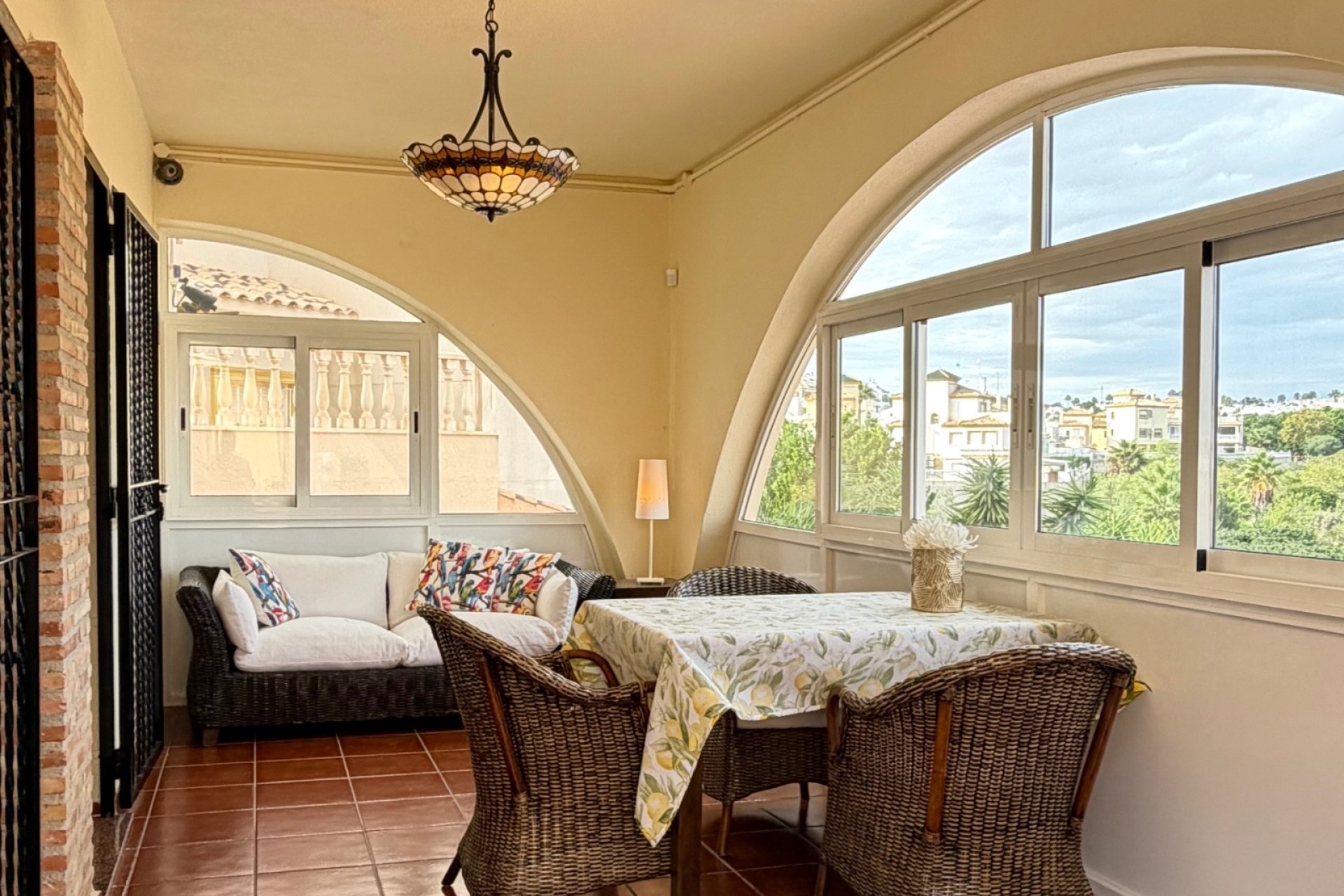 Resale - Villa -
Orihuela Costa