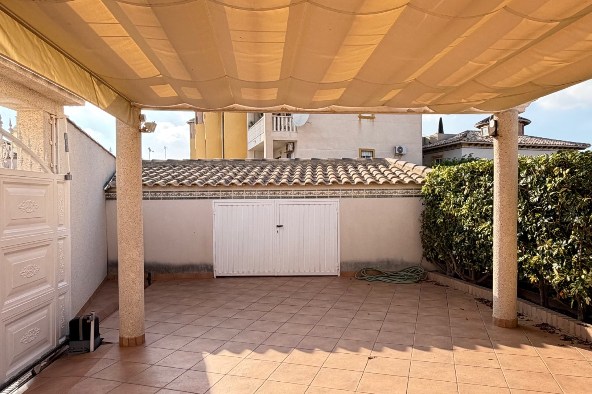 Resale - Villa -
Orihuela Costa