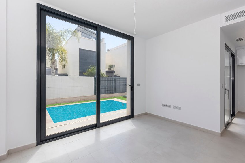 Resale - Villa -
Orihuela Costa