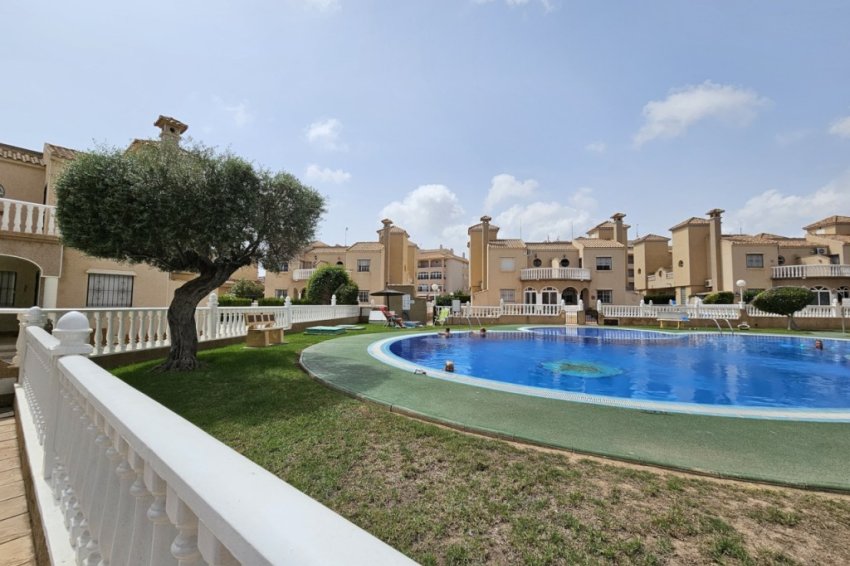 Resale - Villa -
Orihuela Costa