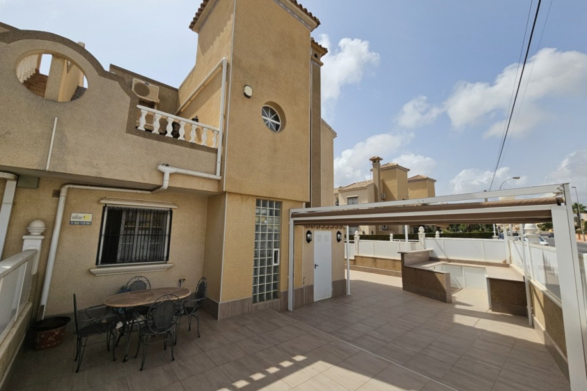 Resale - Villa -
Orihuela Costa