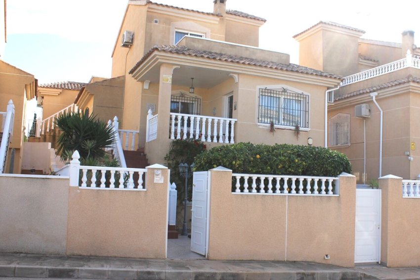 Resale - Villa -
Orihuela Costa