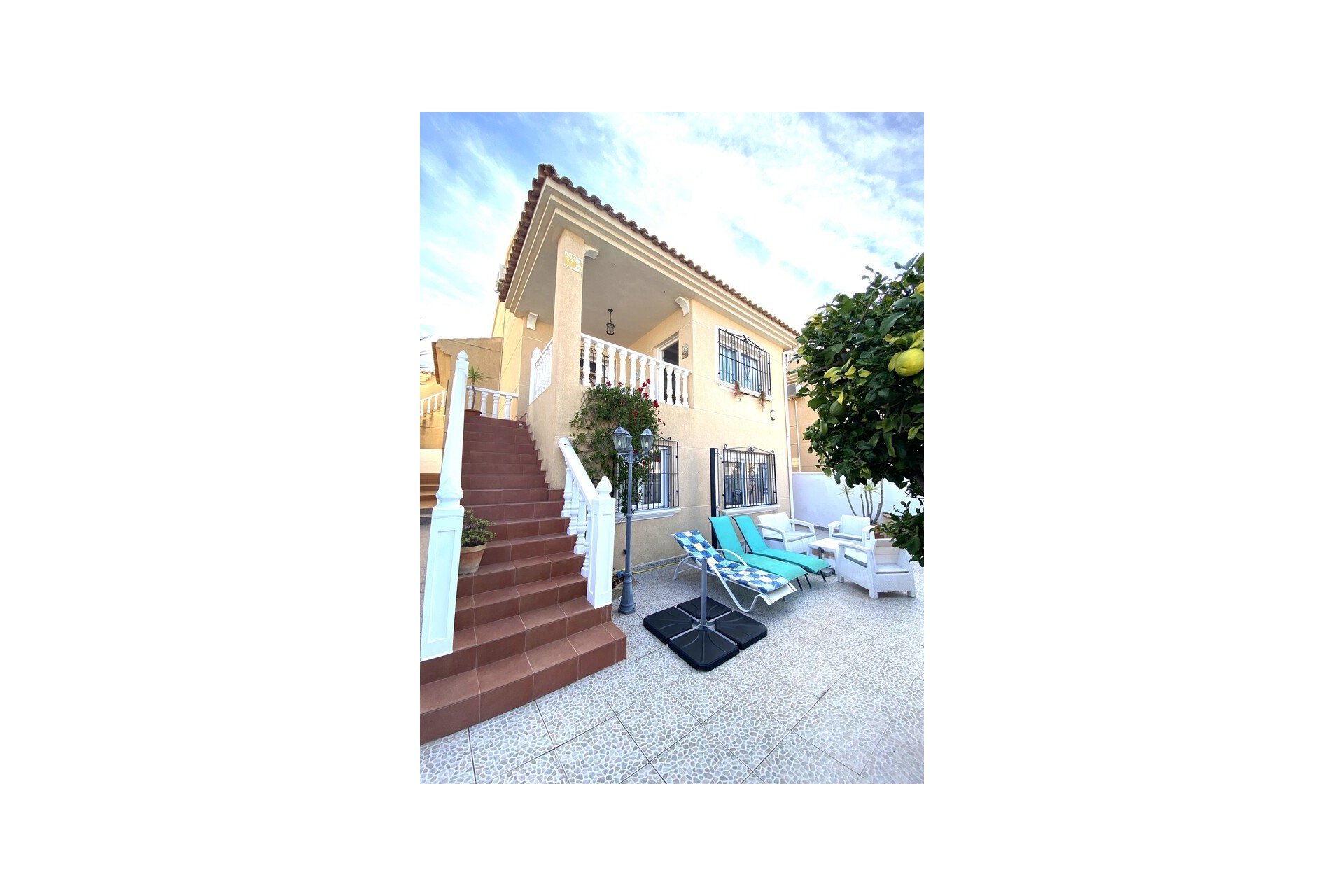 Resale - Villa -
Orihuela Costa