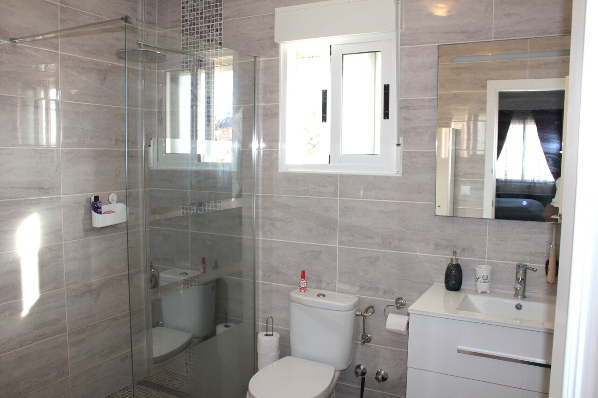 Resale - Villa -
Orihuela Costa